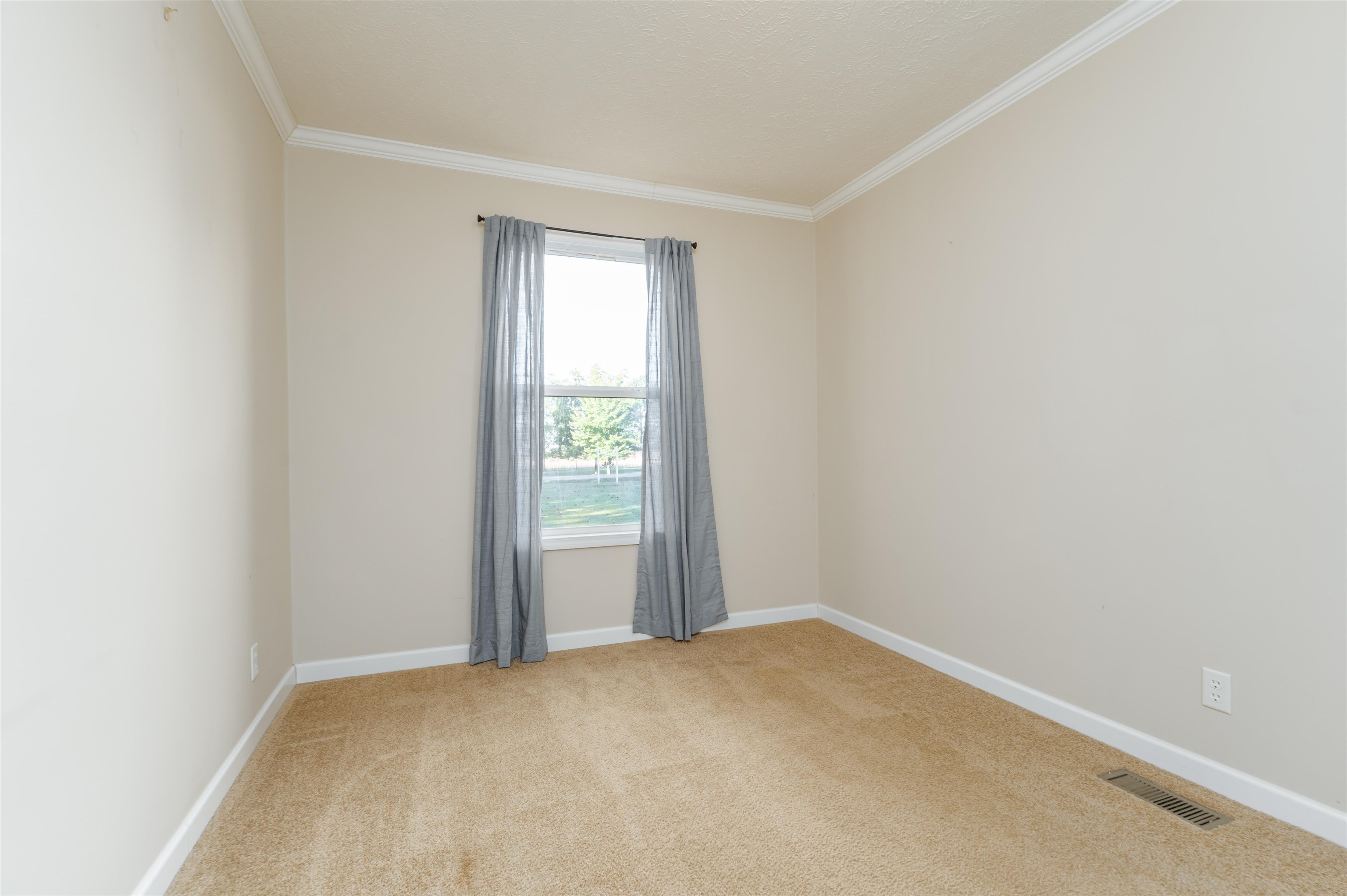 1046 School Rd, Sacramento, Kentucky 42372, 3 Bedrooms Bedrooms, ,2 BathroomsBathrooms,Single Family Residence,For Sale,School Rd,88148