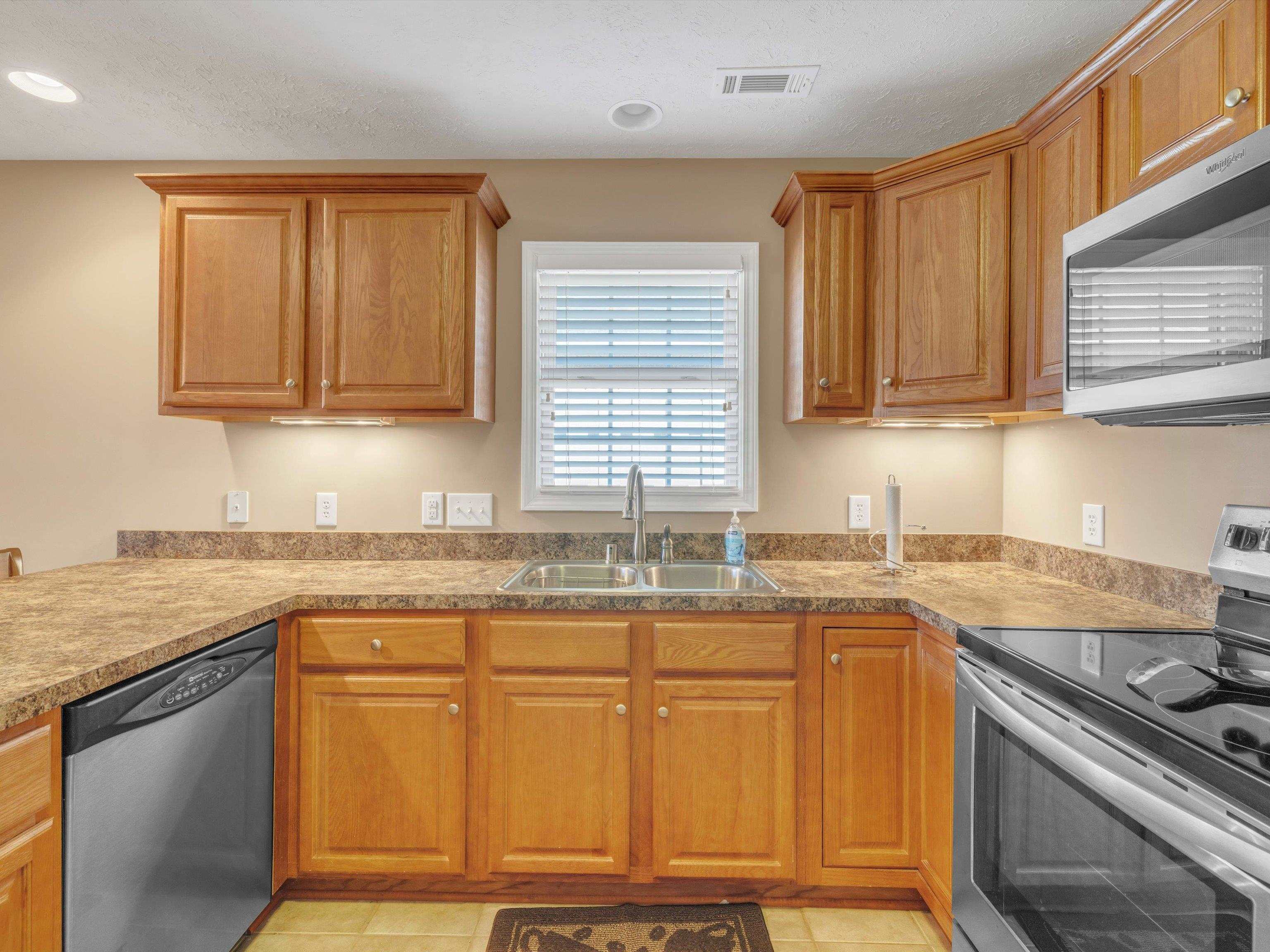 2936 Silver Charm Cove, Owensboro, Kentucky 42301, 3 Bedrooms Bedrooms, ,2 BathroomsBathrooms,Single Family Residence,For Sale,Silver Charm Cove,88149