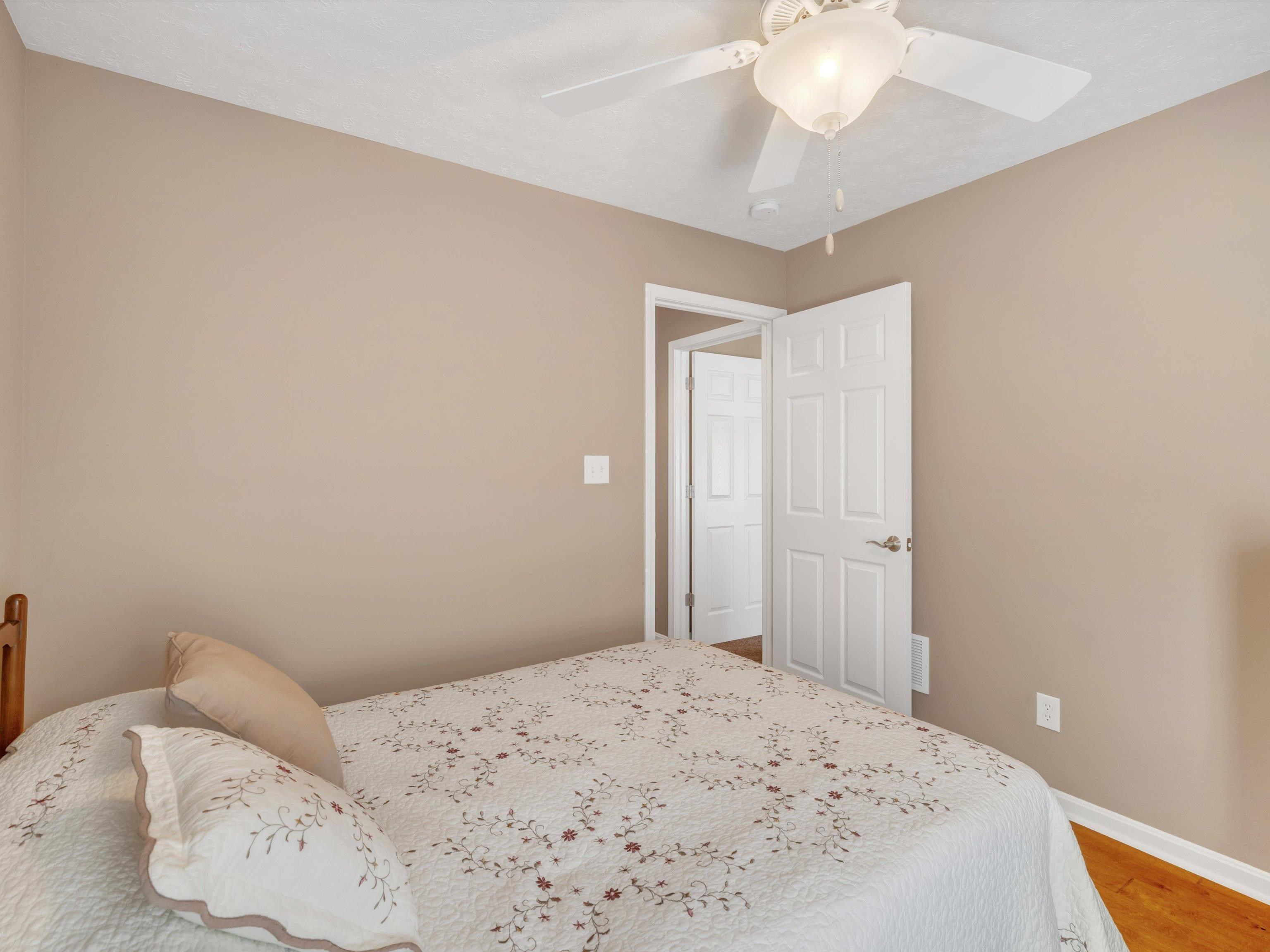 2936 Silver Charm Cove, Owensboro, Kentucky 42301, 3 Bedrooms Bedrooms, ,2 BathroomsBathrooms,Single Family Residence,For Sale,Silver Charm Cove,88149