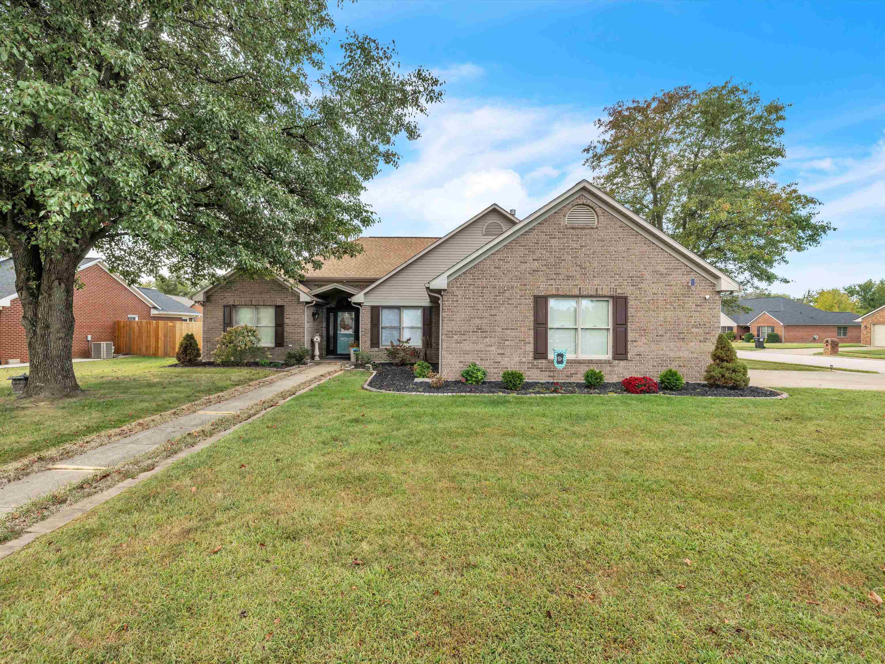 3206 Winners Circle, Owensboro, Kentucky 42303, 3 Bedrooms Bedrooms, ,2 BathroomsBathrooms,Single Family Residence,For Sale,Winners Circle,88154