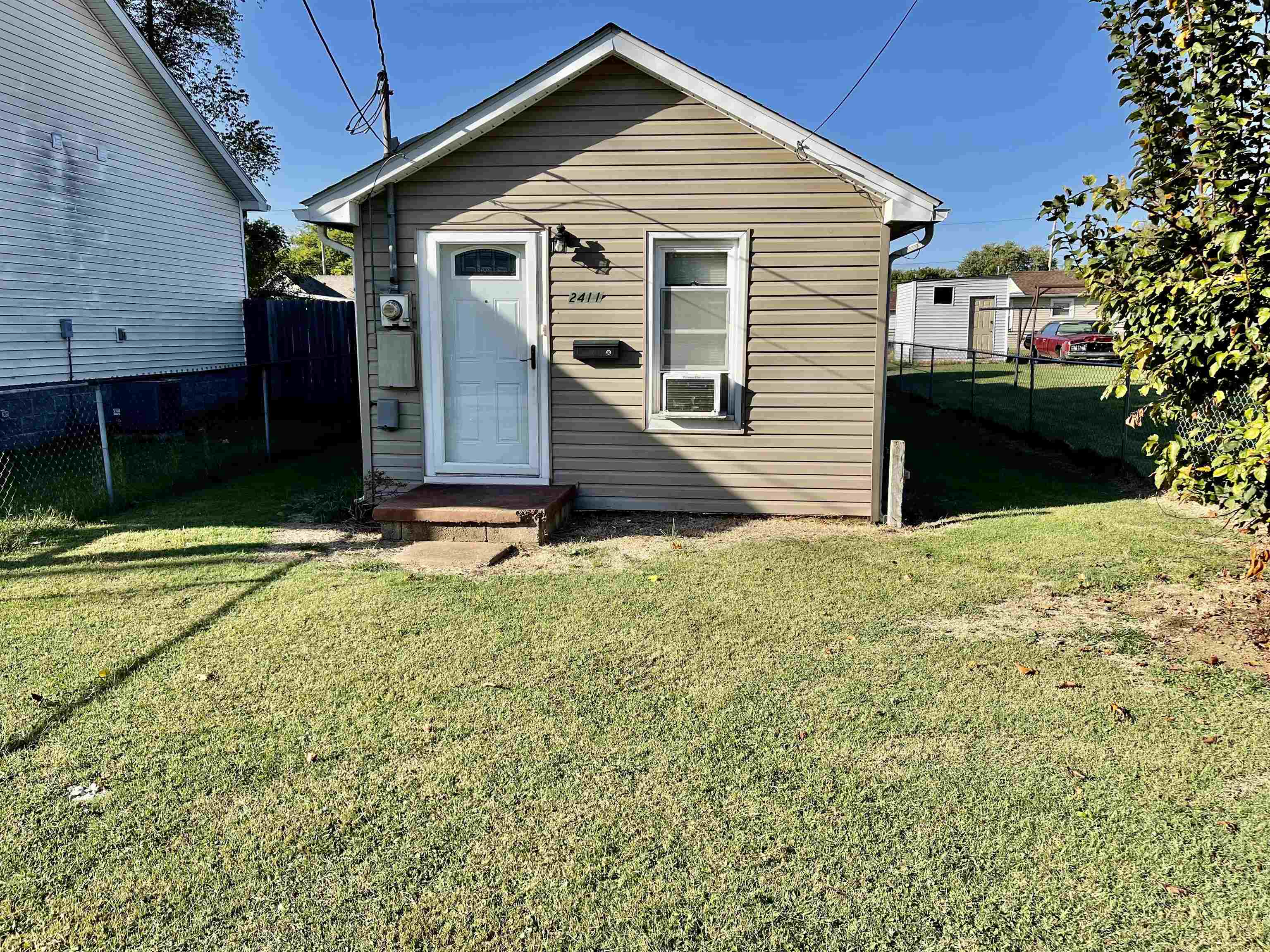 2411 8th Street, Owensboro, Kentucky 42301, 1 Bedroom Bedrooms, ,1 BathroomBathrooms,Single Family Residence,For Sale,8th Street,88155