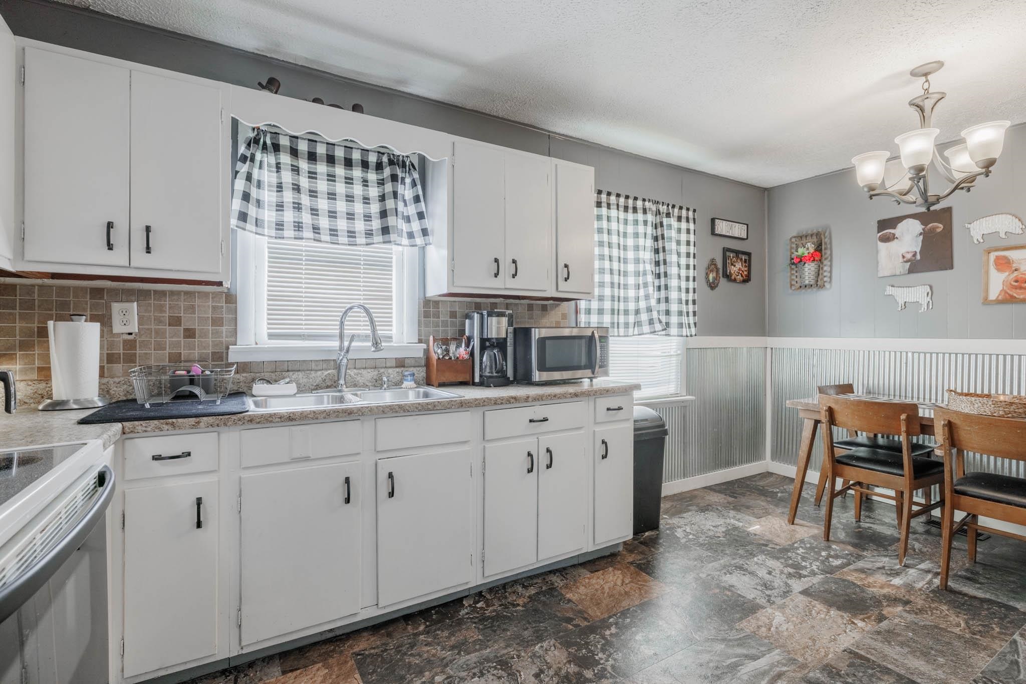 204 Duvall Road, Beaver Dam, Kentucky 42320, 4 Bedrooms Bedrooms, ,2 BathroomsBathrooms,Single Family Residence,For Sale,Duvall Road,88163