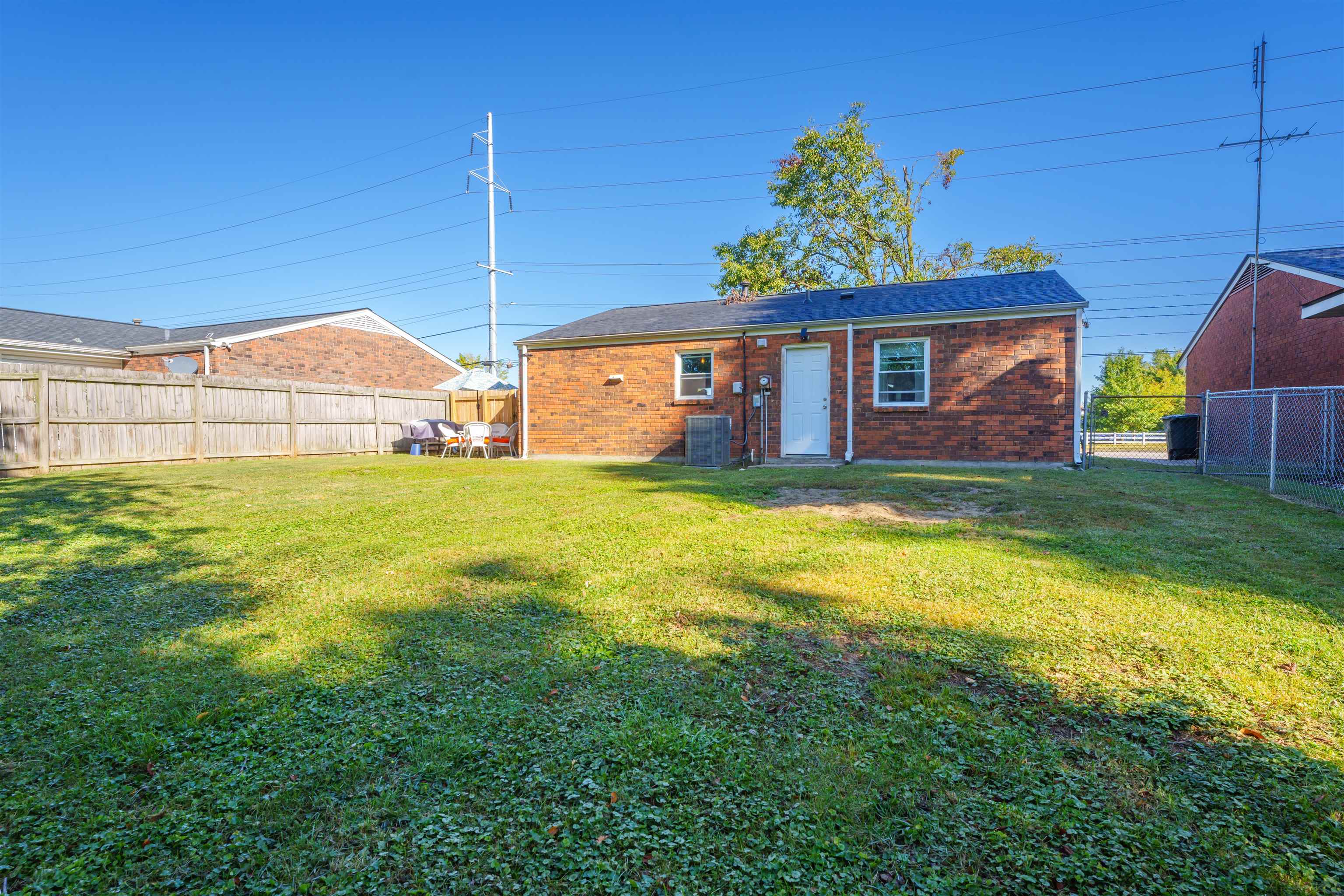 2432 Tamarack Road, Owensboro, Kentucky 42301-6657, 3 Bedrooms Bedrooms, ,1 BathroomBathrooms,Single Family Residence,For Sale,Tamarack Road,88168