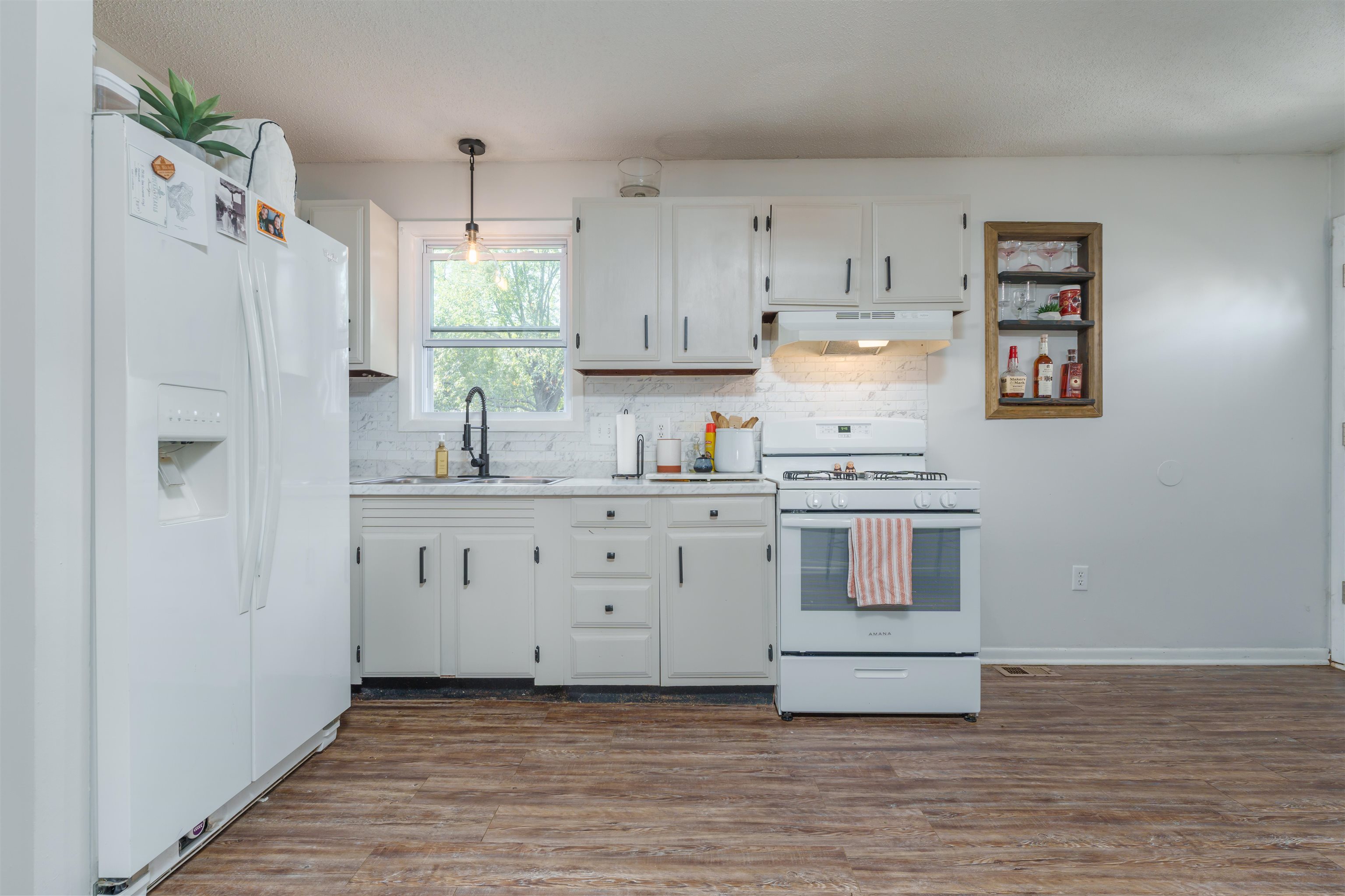 2432 Tamarack Road, Owensboro, Kentucky 42301-6657, 3 Bedrooms Bedrooms, ,1 BathroomBathrooms,Single Family Residence,For Sale,Tamarack Road,88168