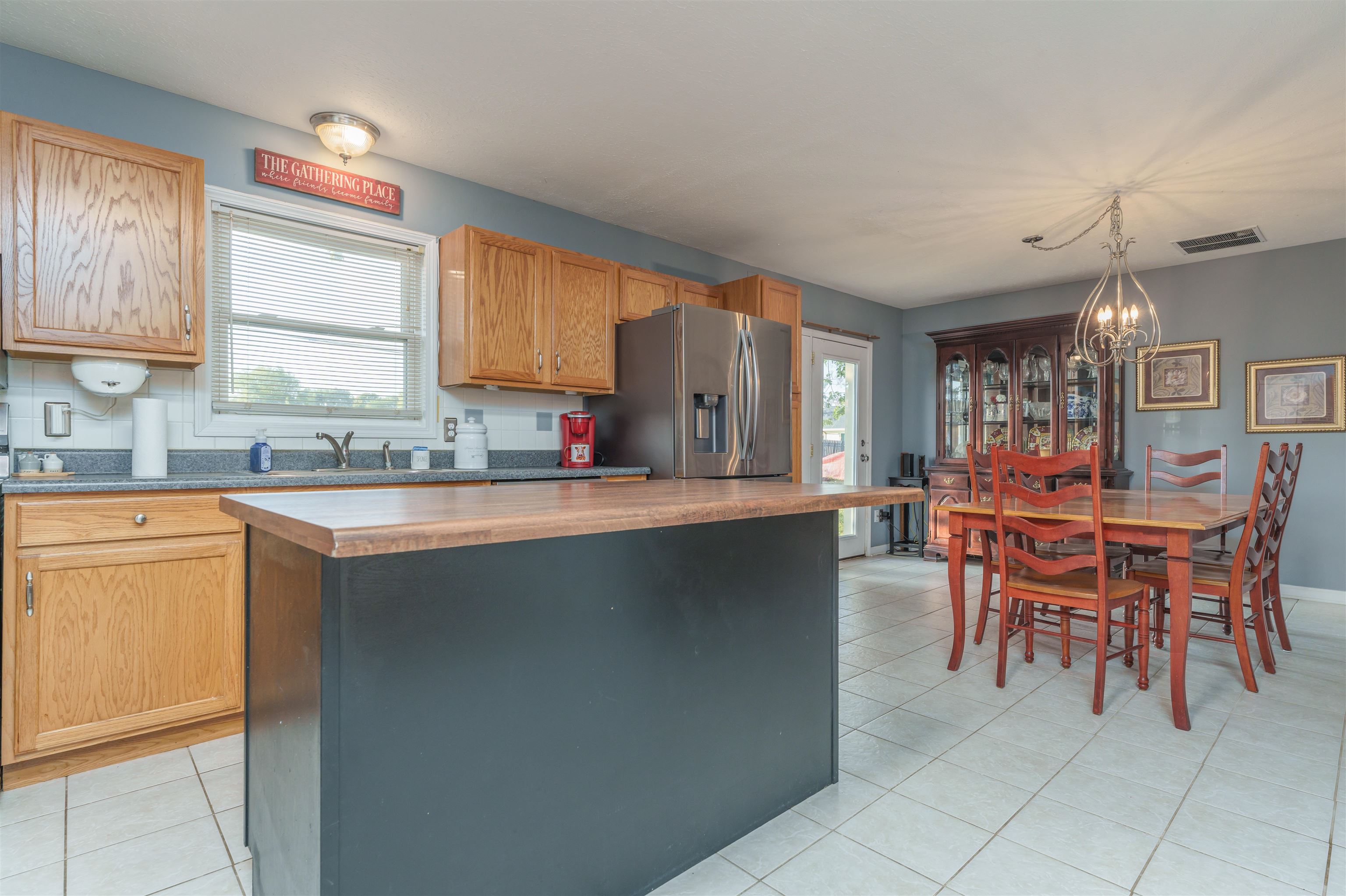 2512 Carryback Court, Owensboro, Kentucky 42301, 3 Bedrooms Bedrooms, ,2 BathroomsBathrooms,Single Family Residence,For Sale,Carryback Court,88175