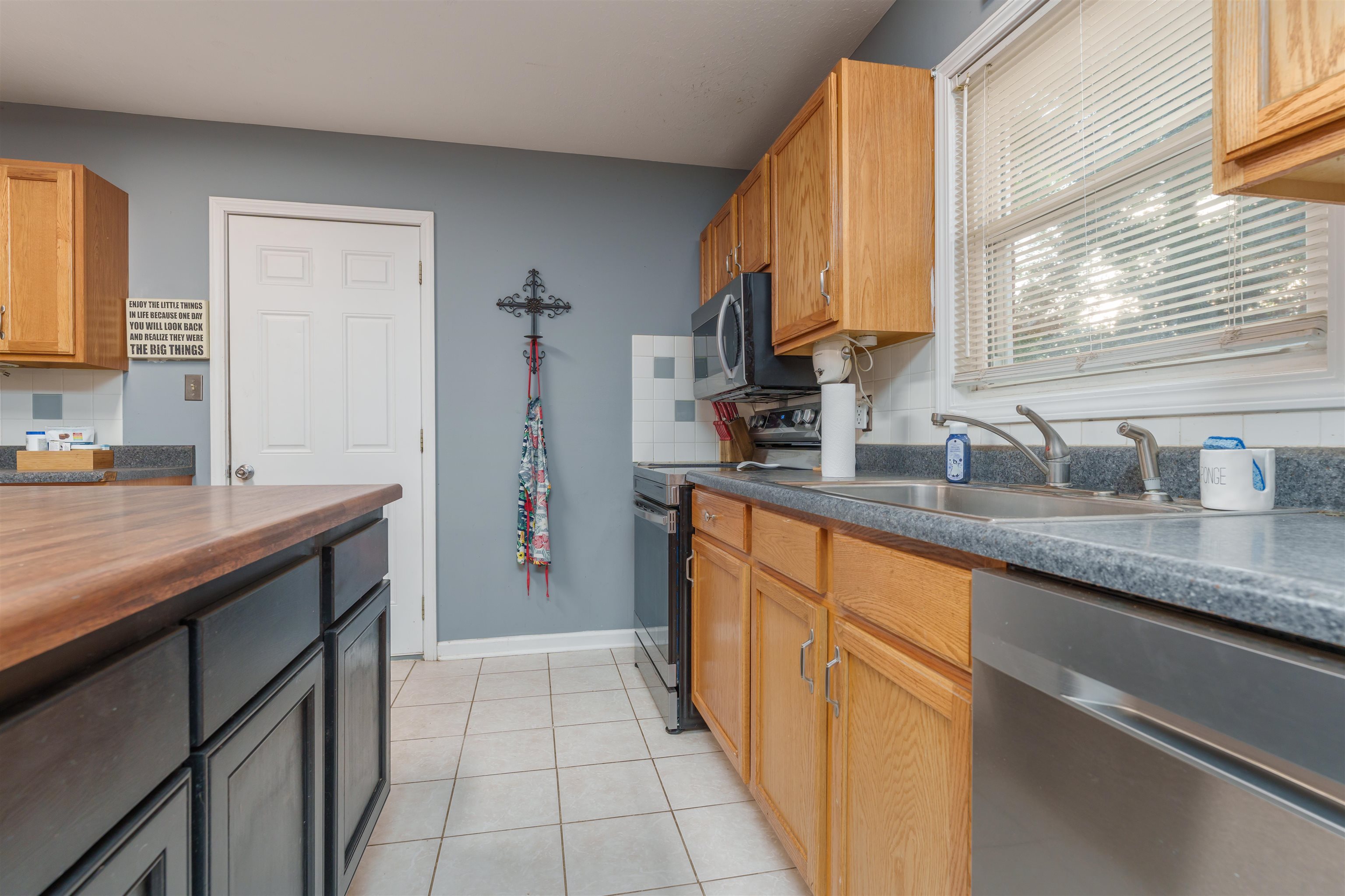 2512 Carryback Court, Owensboro, Kentucky 42301, 3 Bedrooms Bedrooms, ,2 BathroomsBathrooms,Single Family Residence,For Sale,Carryback Court,88175
