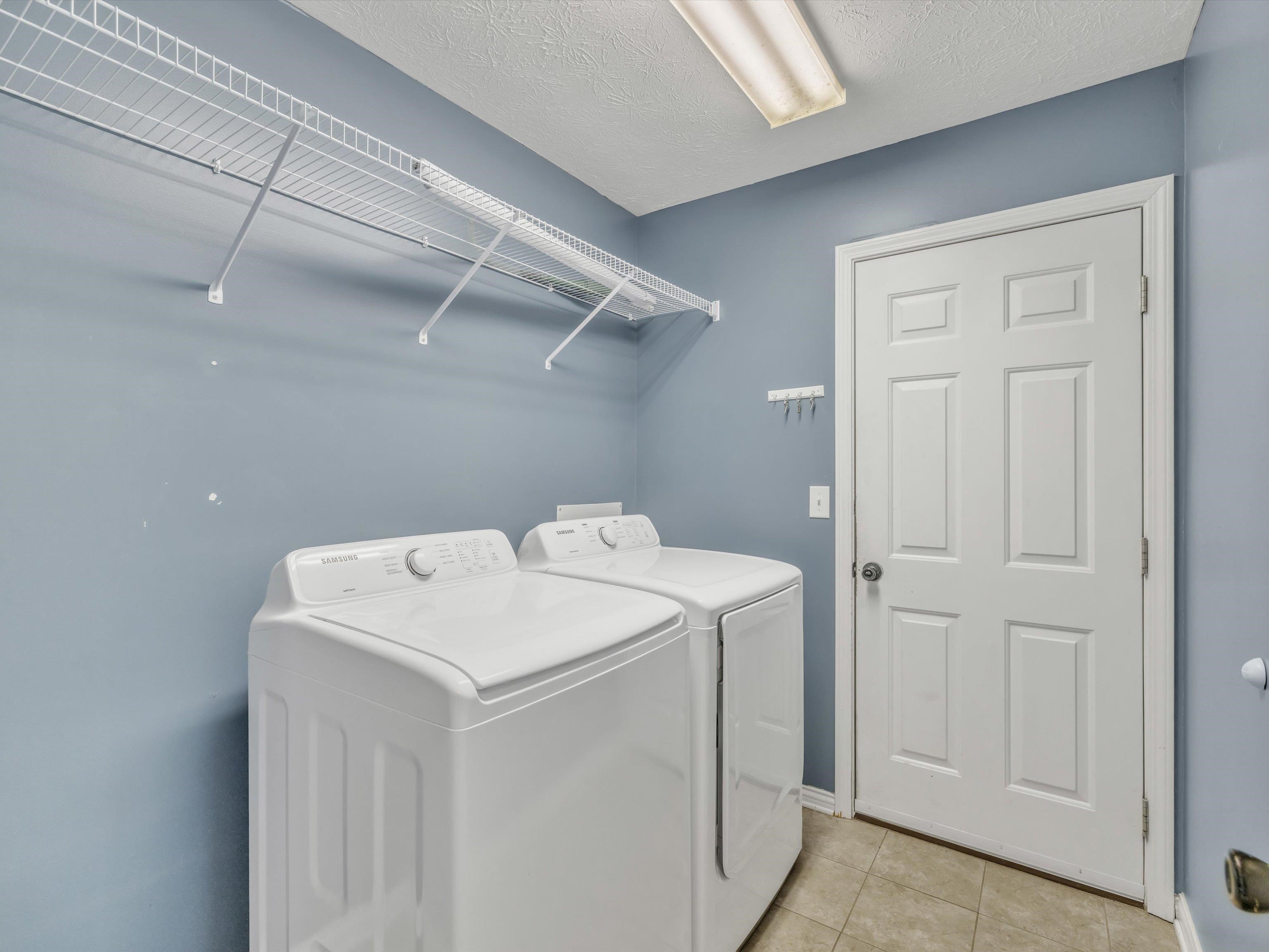 1912 Terrace Pointe, Owensboro, Kentucky 42303, 3 Bedrooms Bedrooms, ,2 BathroomsBathrooms,Single Family Residence,For Sale,Terrace Pointe,88178