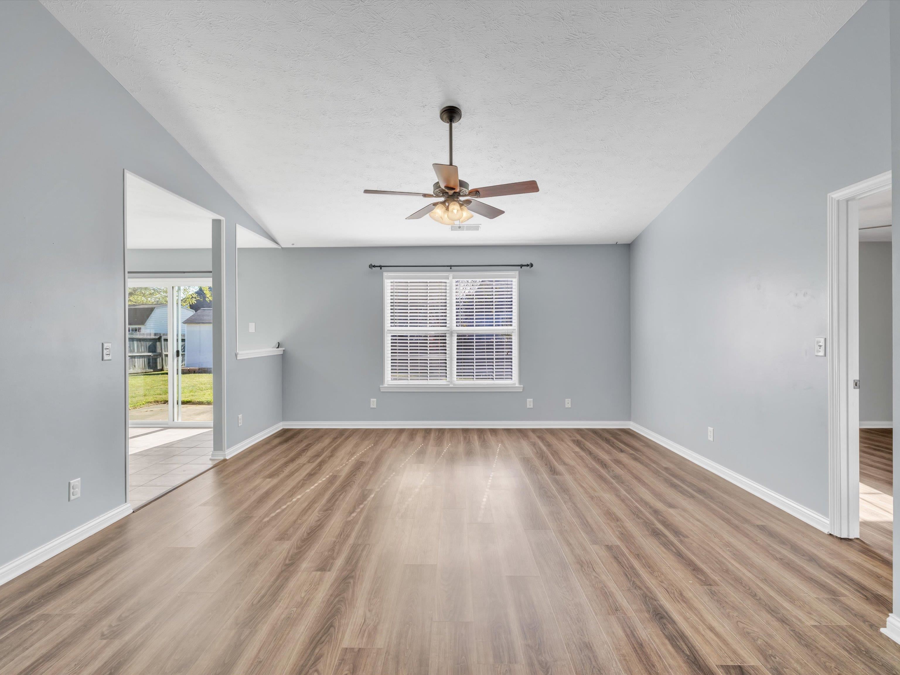 1912 Terrace Pointe, Owensboro, Kentucky 42303, 3 Bedrooms Bedrooms, ,2 BathroomsBathrooms,Single Family Residence,For Sale,Terrace Pointe,88178