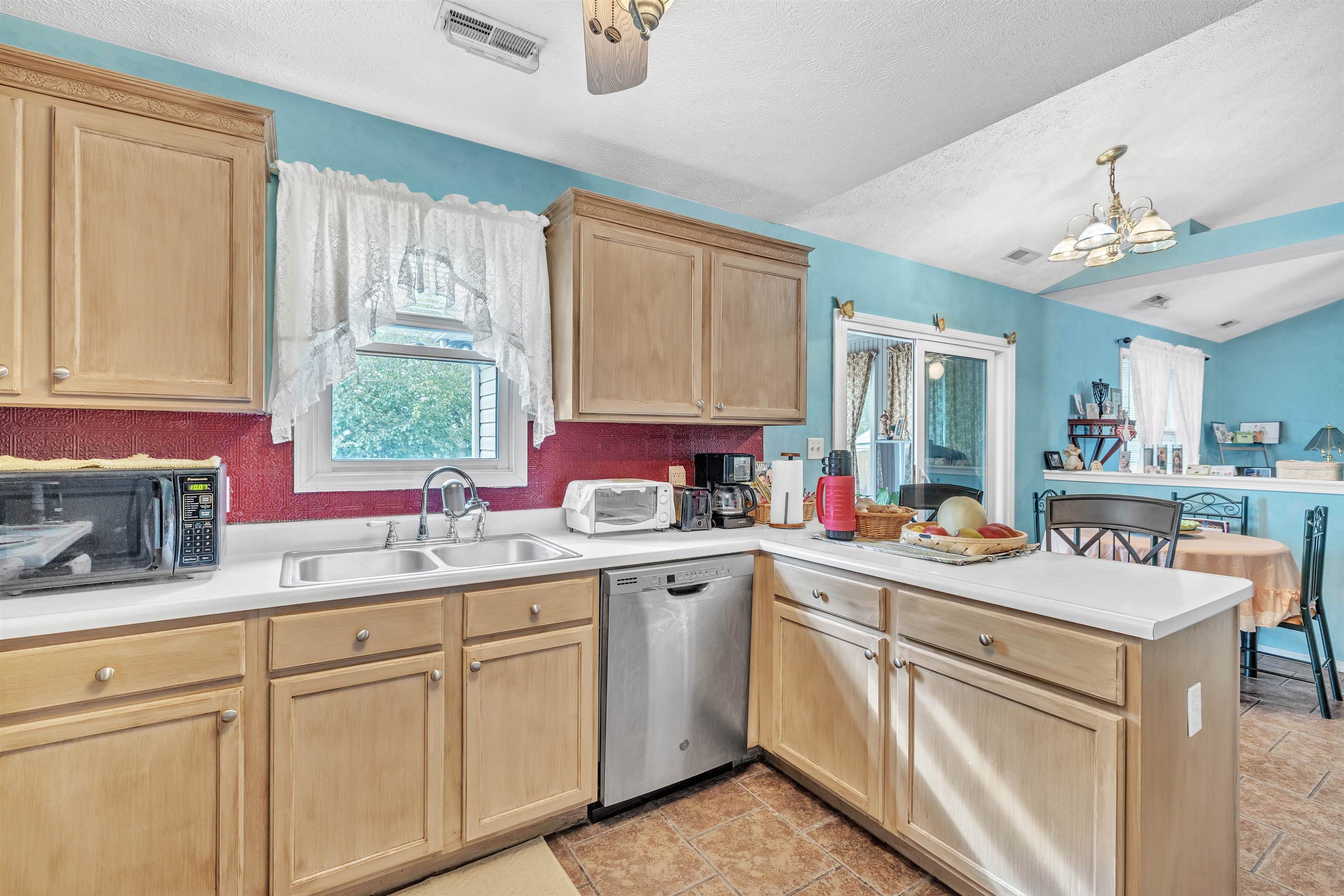 3938 Reliant Circle, Owensboro, Kentucky 42301, 3 Bedrooms Bedrooms, ,2 BathroomsBathrooms,Single Family Residence,For Sale,Reliant Circle,88194