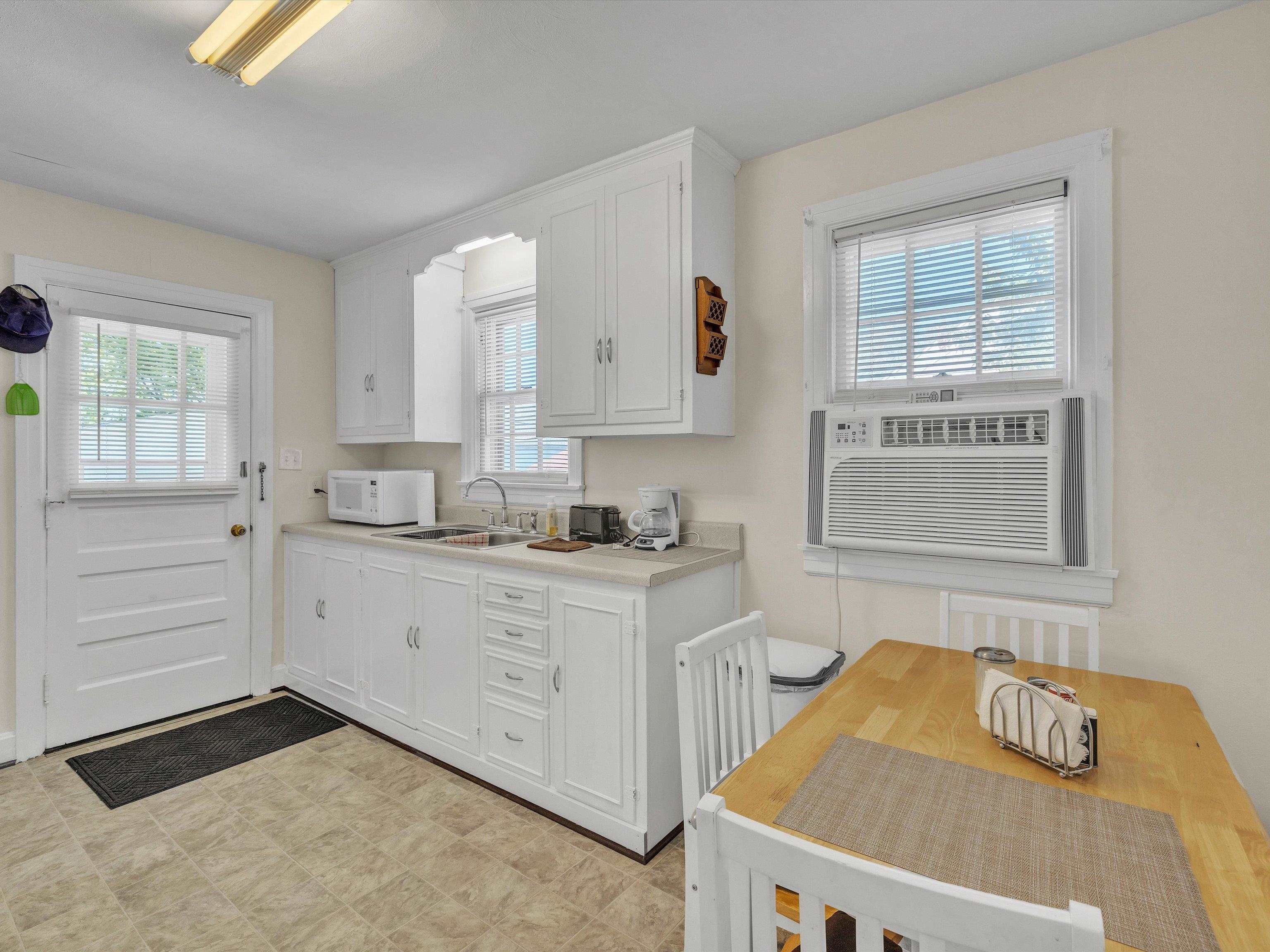 2610 Victory Ct, Owensboro, Kentucky 42303, 2 Bedrooms Bedrooms, ,1 BathroomBathrooms,Single Family Residence,For Sale,Victory Ct,88195