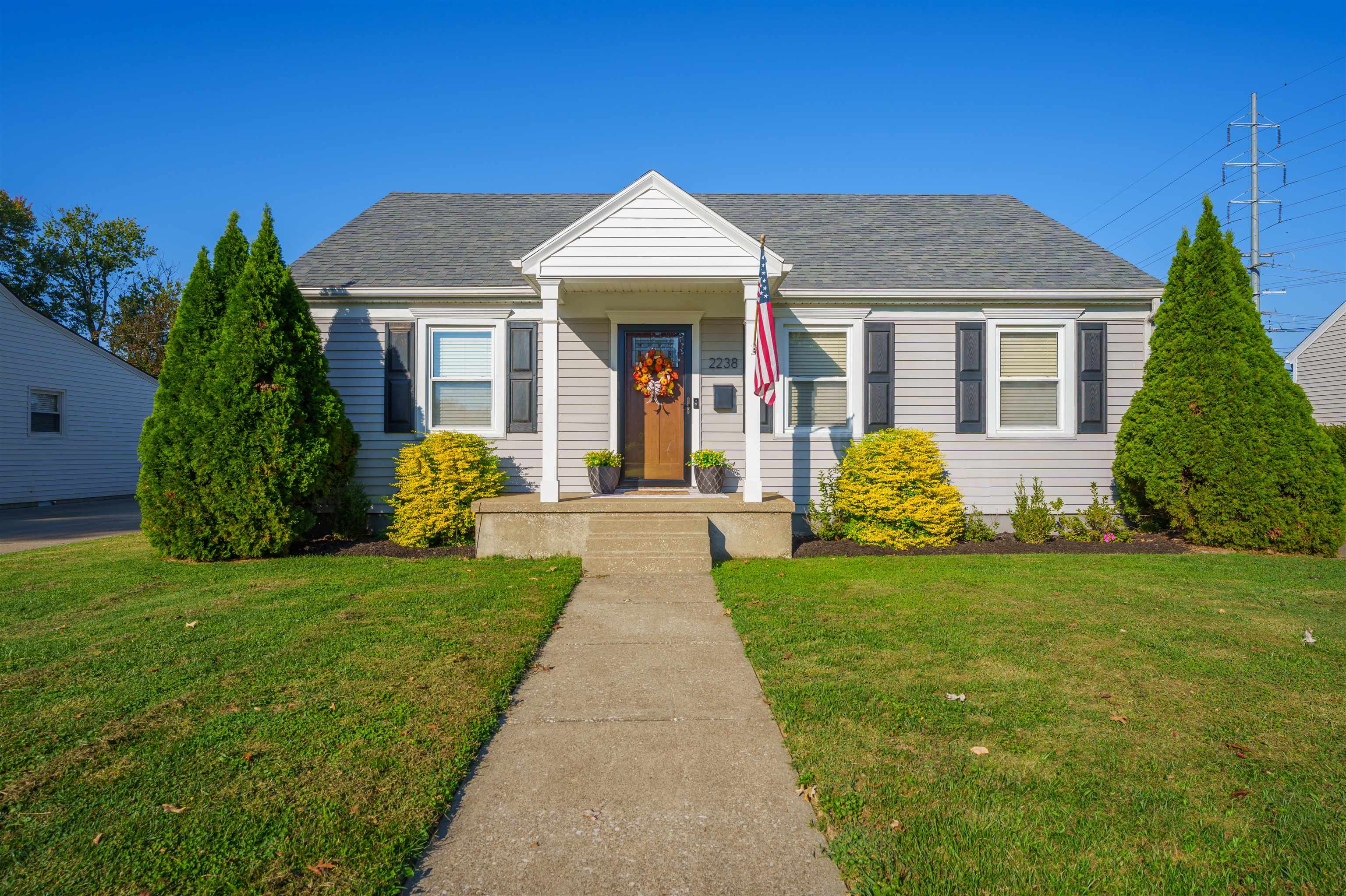 2238 Clarke Drive, Owensboro, Kentucky 42301, 3 Bedrooms Bedrooms, ,1 BathroomBathrooms,Single Family Residence,For Sale,Clarke Drive,88202