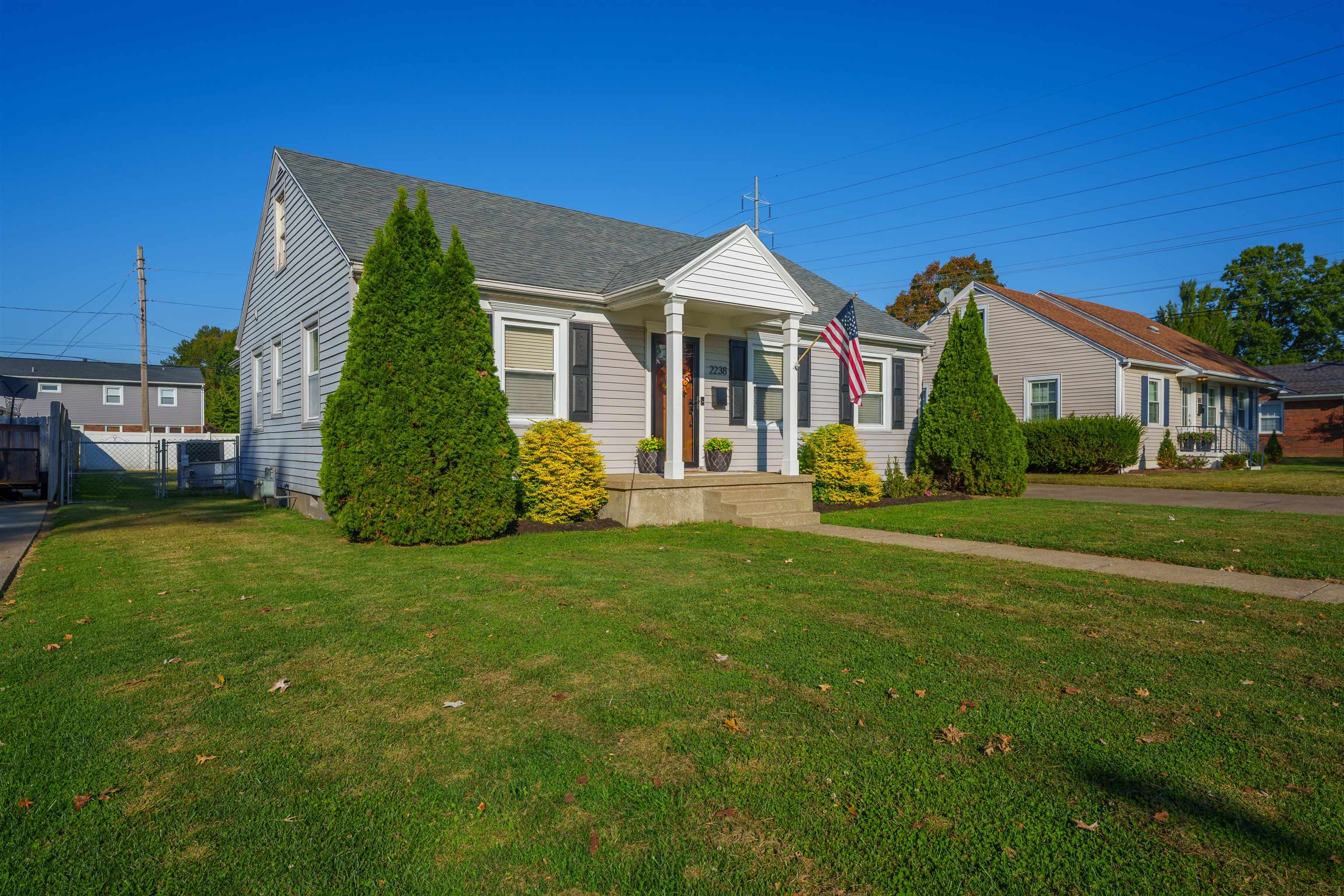 2238 Clarke Drive, Owensboro, Kentucky 42301, 3 Bedrooms Bedrooms, ,1 BathroomBathrooms,Single Family Residence,For Sale,Clarke Drive,88202