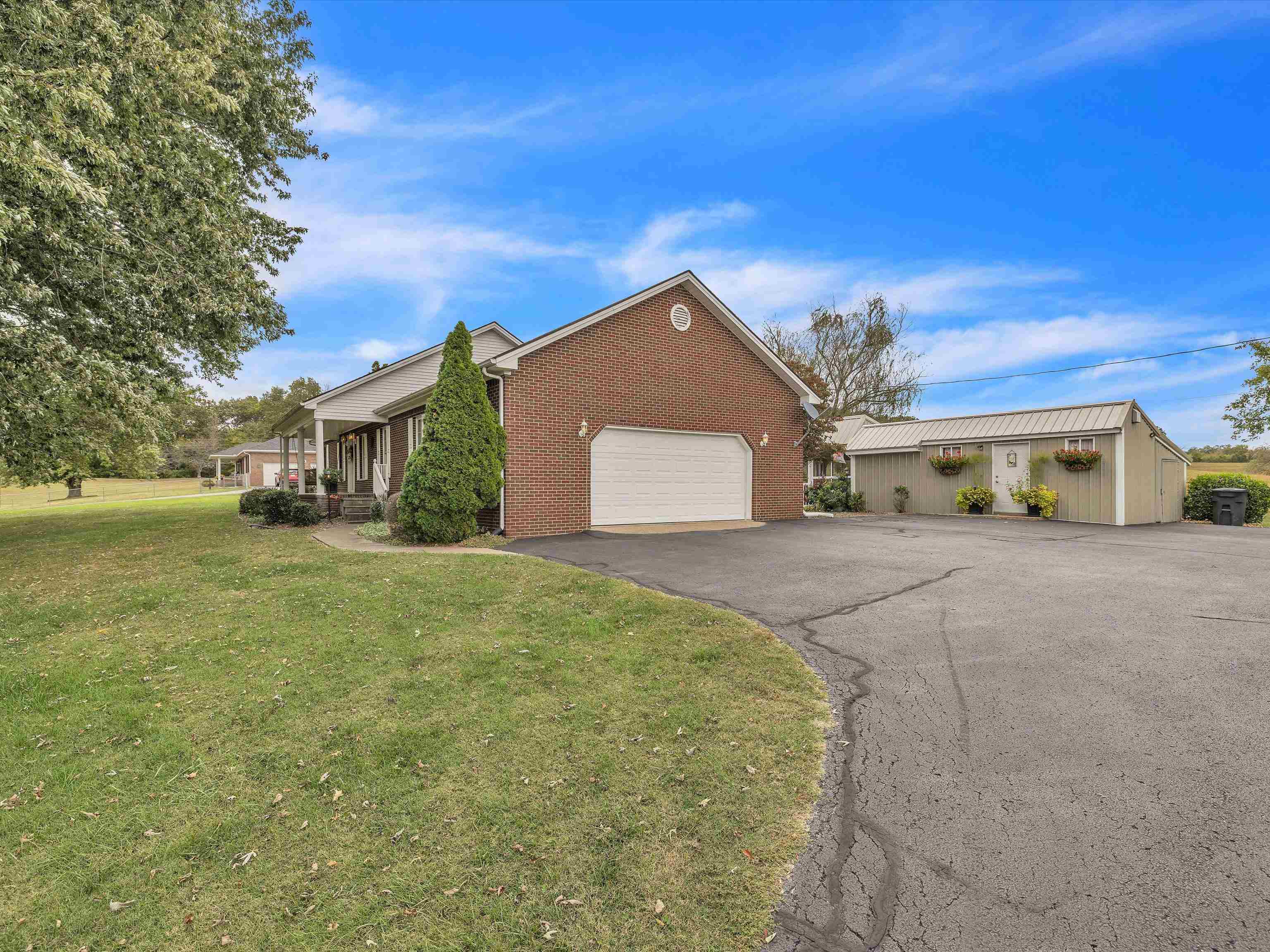 12991 U.S. 231, Utica, Kentucky 42376, 3 Bedrooms Bedrooms, ,2 BathroomsBathrooms,Single Family Residence,For Sale,U.S. 231,88204