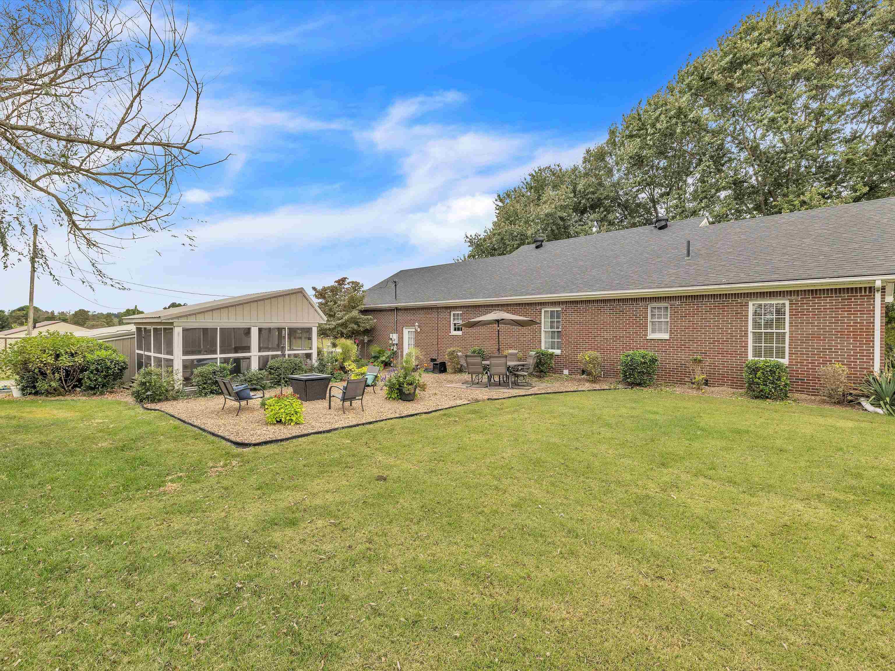 12991 U.S. 231, Utica, Kentucky 42376, 3 Bedrooms Bedrooms, ,2 BathroomsBathrooms,Single Family Residence,For Sale,U.S. 231,88204