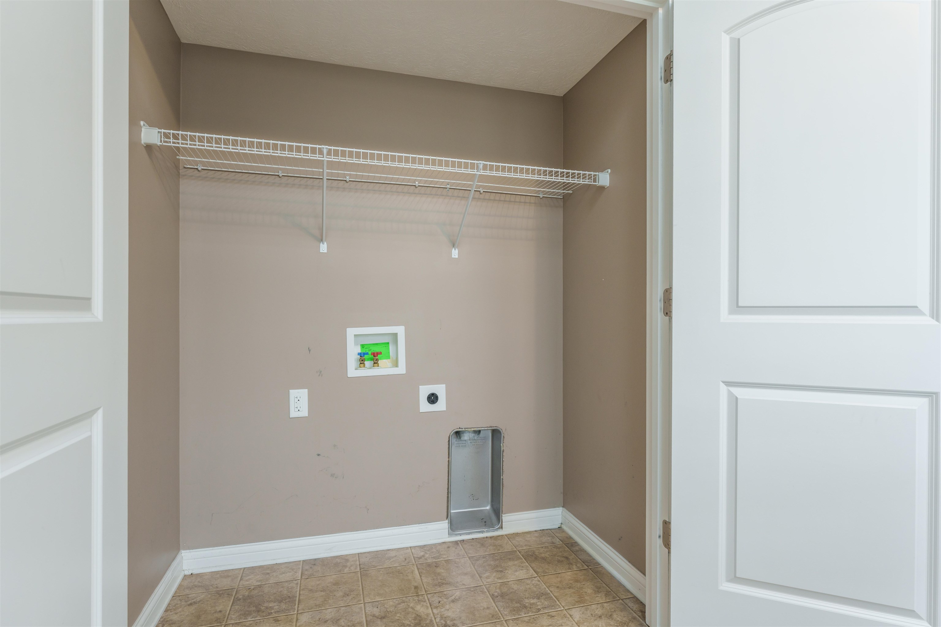 2119 Village Run, Owensboro, Kentucky 42303, 2 Bedrooms Bedrooms, ,2 BathroomsBathrooms,Single Family Residence,For Sale,Village Run,88212