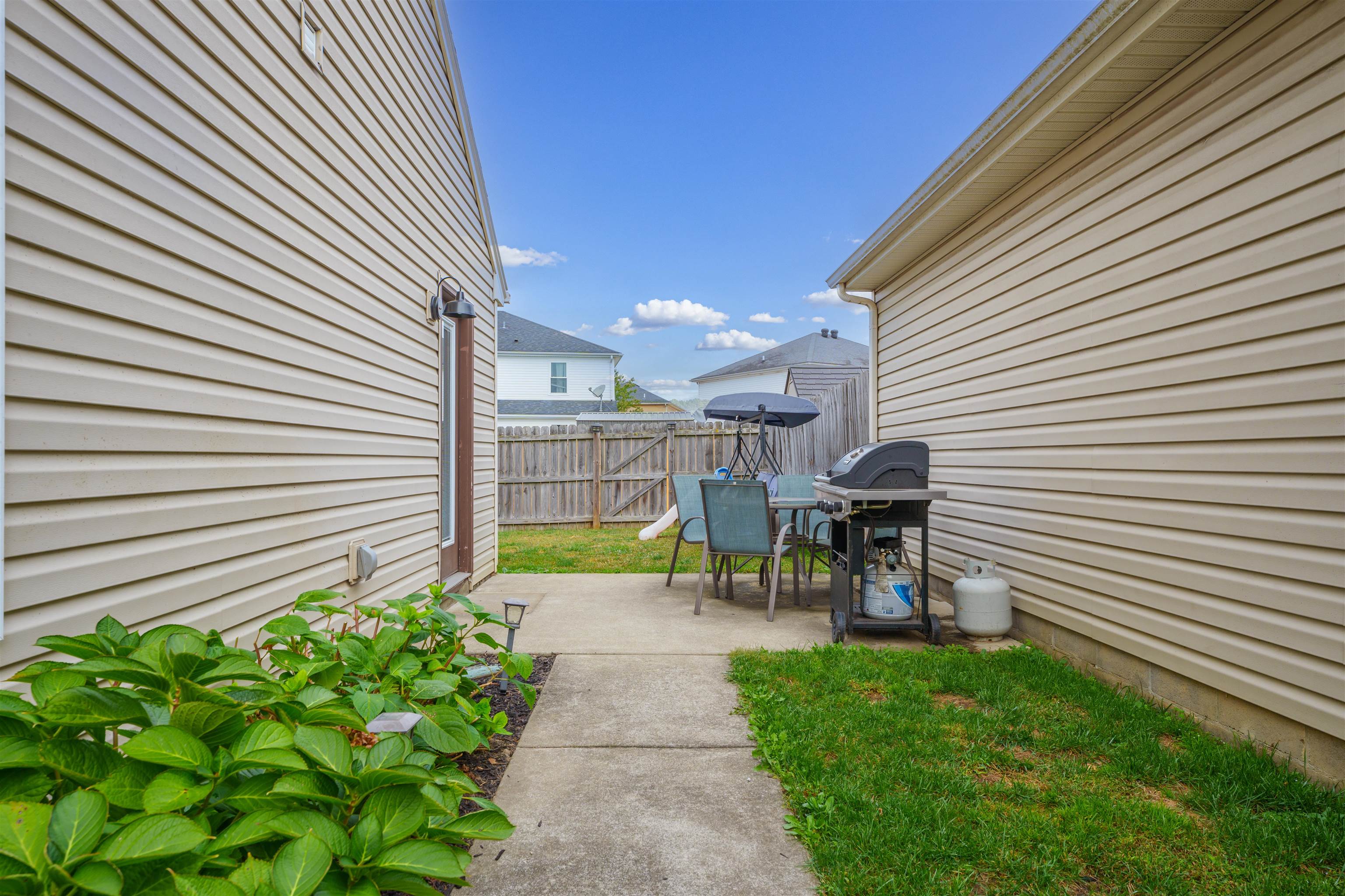 2119 Village Run, Owensboro, Kentucky 42303, 2 Bedrooms Bedrooms, ,2 BathroomsBathrooms,Single Family Residence,For Sale,Village Run,88212