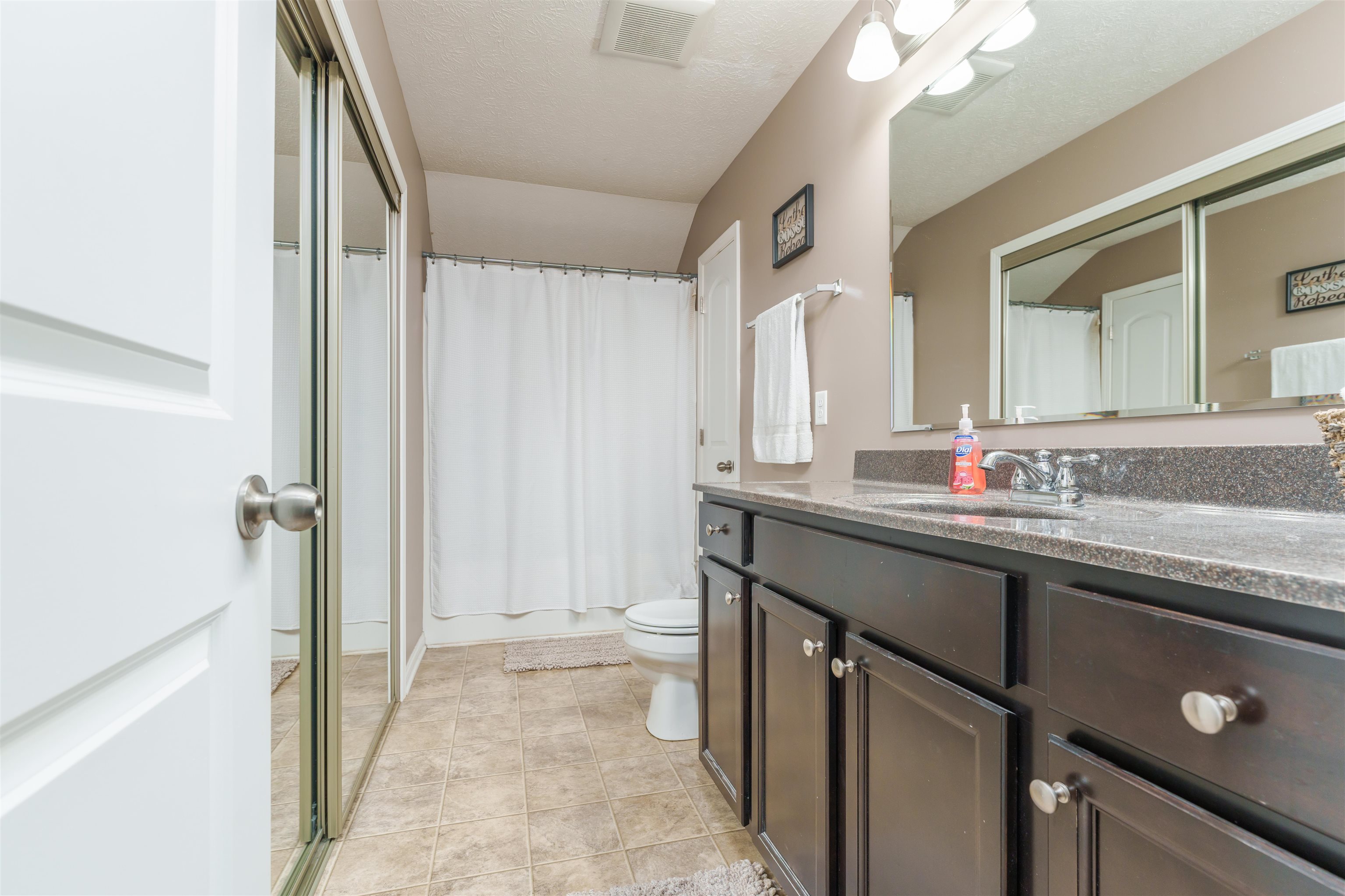 2119 Village Run, Owensboro, Kentucky 42303, 2 Bedrooms Bedrooms, ,2 BathroomsBathrooms,Single Family Residence,For Sale,Village Run,88212