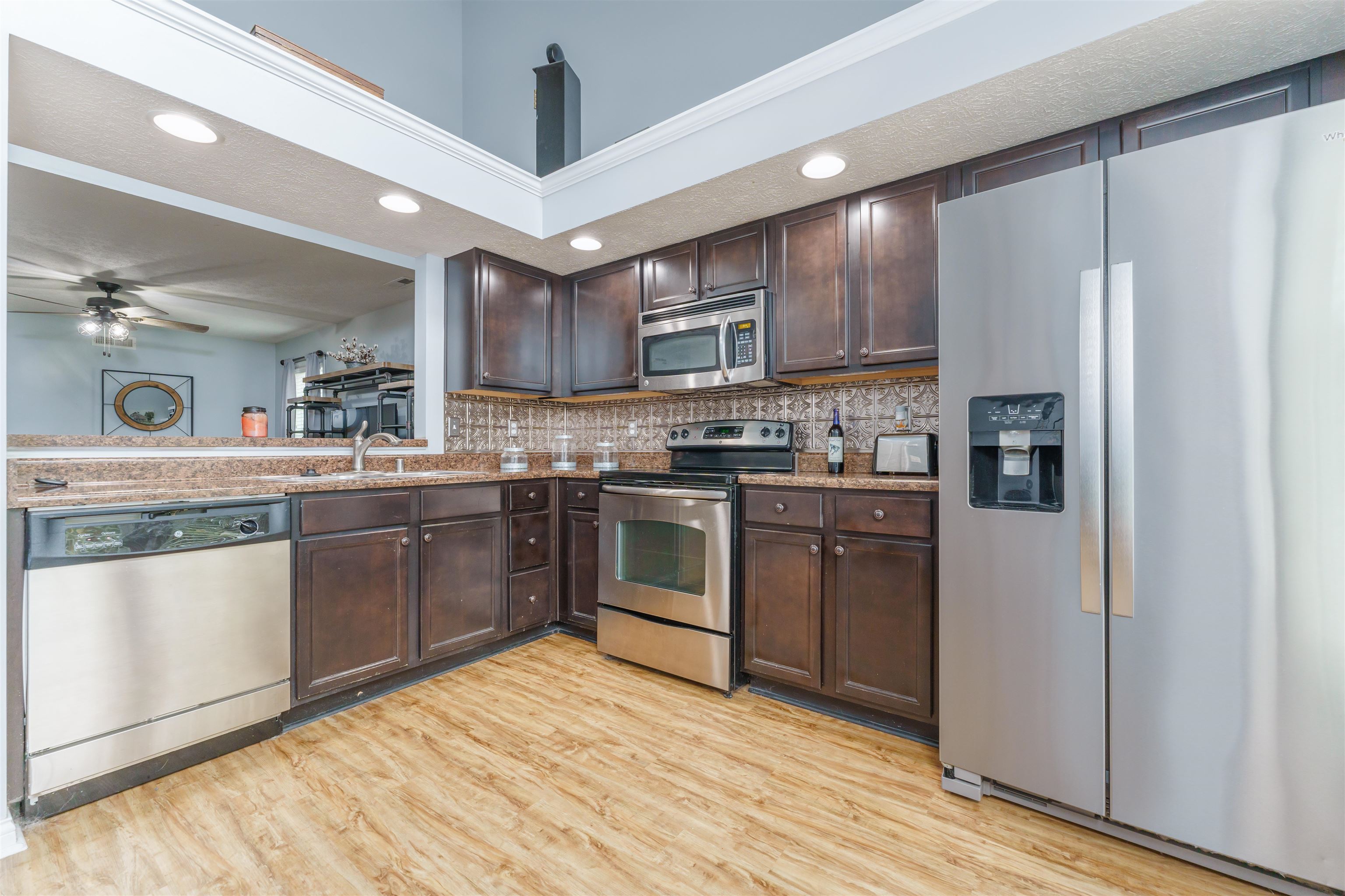 2119 Village Run, Owensboro, Kentucky 42303, 2 Bedrooms Bedrooms, ,2 BathroomsBathrooms,Single Family Residence,For Sale,Village Run,88212