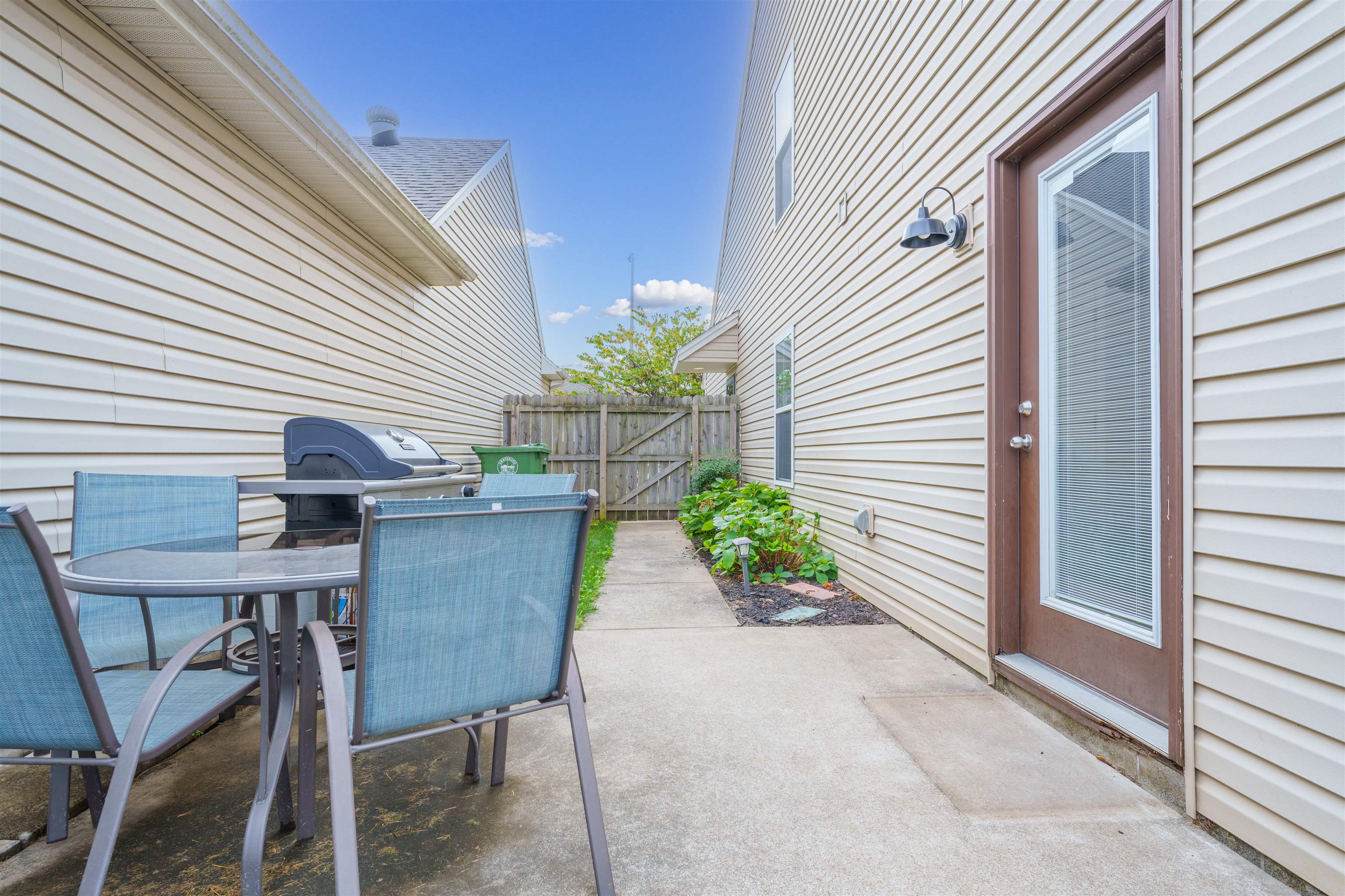 2119 Village Run, Owensboro, Kentucky 42303, 2 Bedrooms Bedrooms, ,2 BathroomsBathrooms,Single Family Residence,For Sale,Village Run,88212