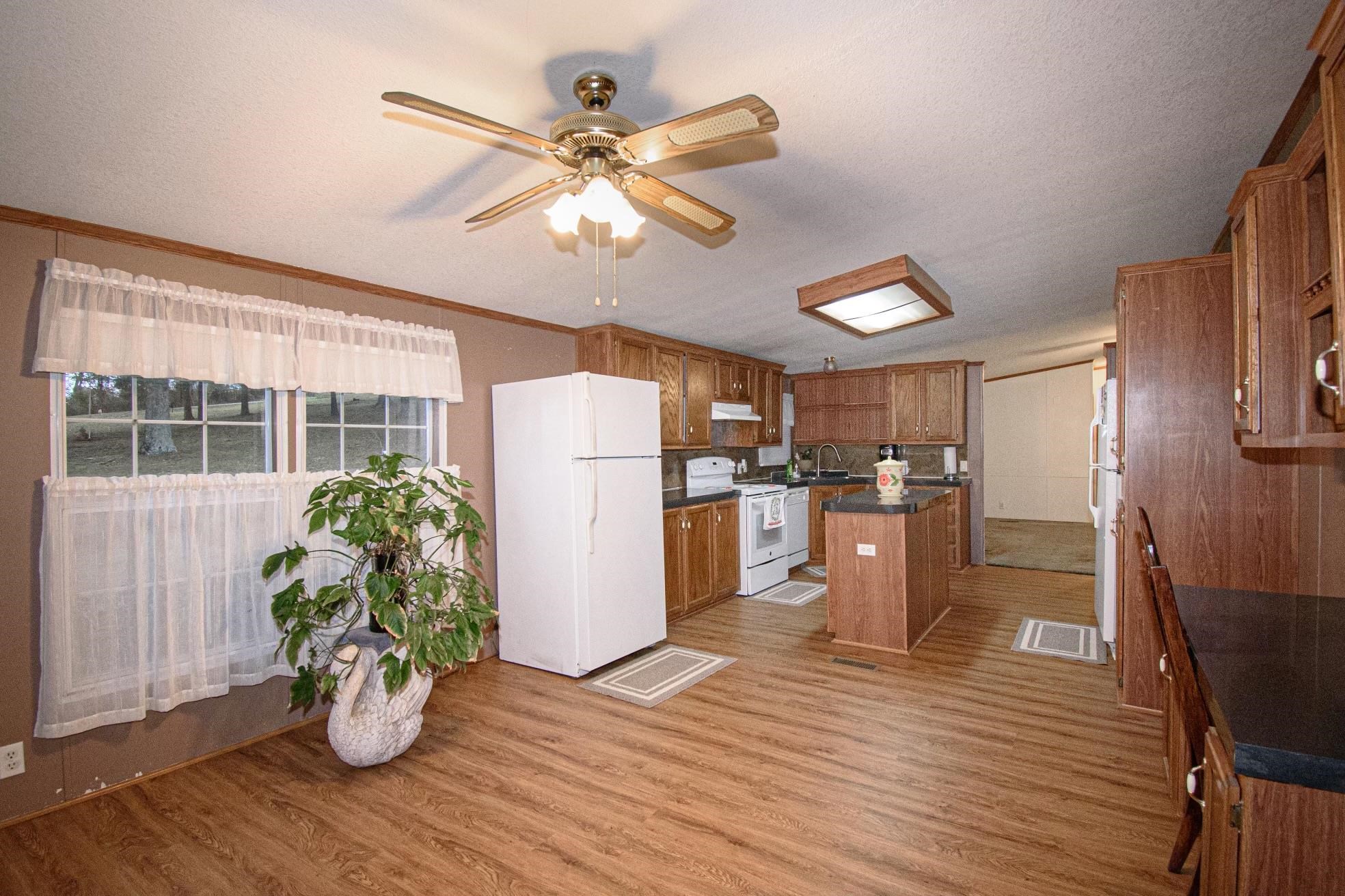 3192 Russell Rd, Utica, Kentucky 42376, 3 Bedrooms Bedrooms, ,2 BathroomsBathrooms,Manufactured Home,For Sale,Russell Rd,88218