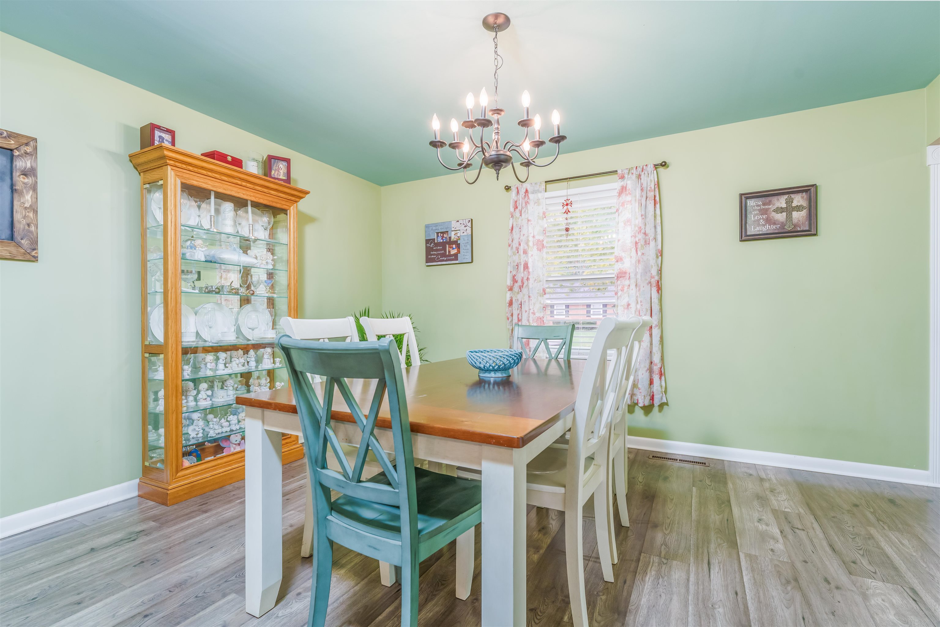 2509 Dartmouth Drive, Owensboro, Kentucky 42301, 3 Bedrooms Bedrooms, ,2 BathroomsBathrooms,Single Family Residence,For Sale,Dartmouth Drive,88219