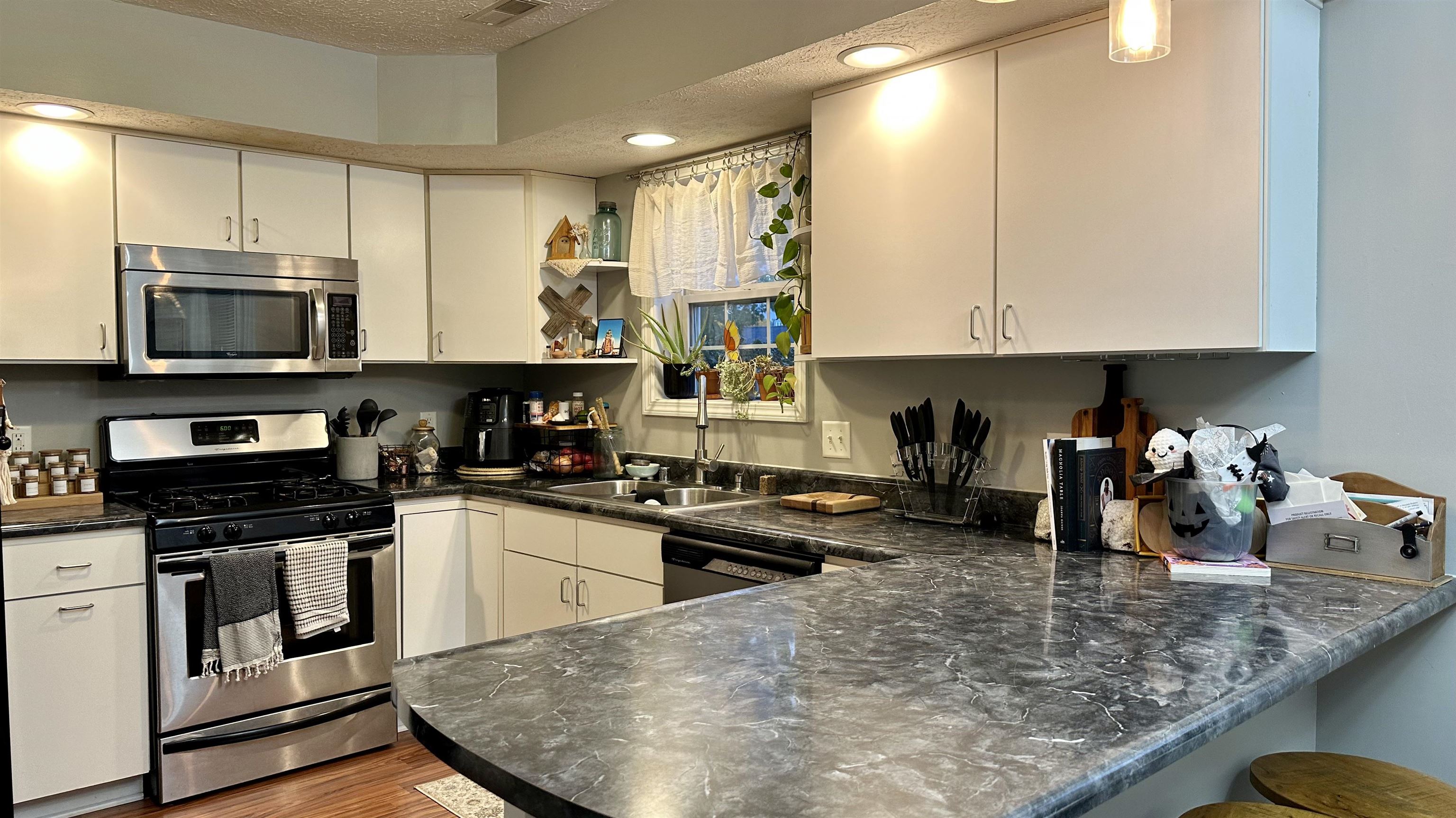 1405 Benton Ave., Owensboro, Kentucky 42301, 3 Bedrooms Bedrooms, ,2 BathroomsBathrooms,Single Family Residence,For Sale,Benton Ave.,88225