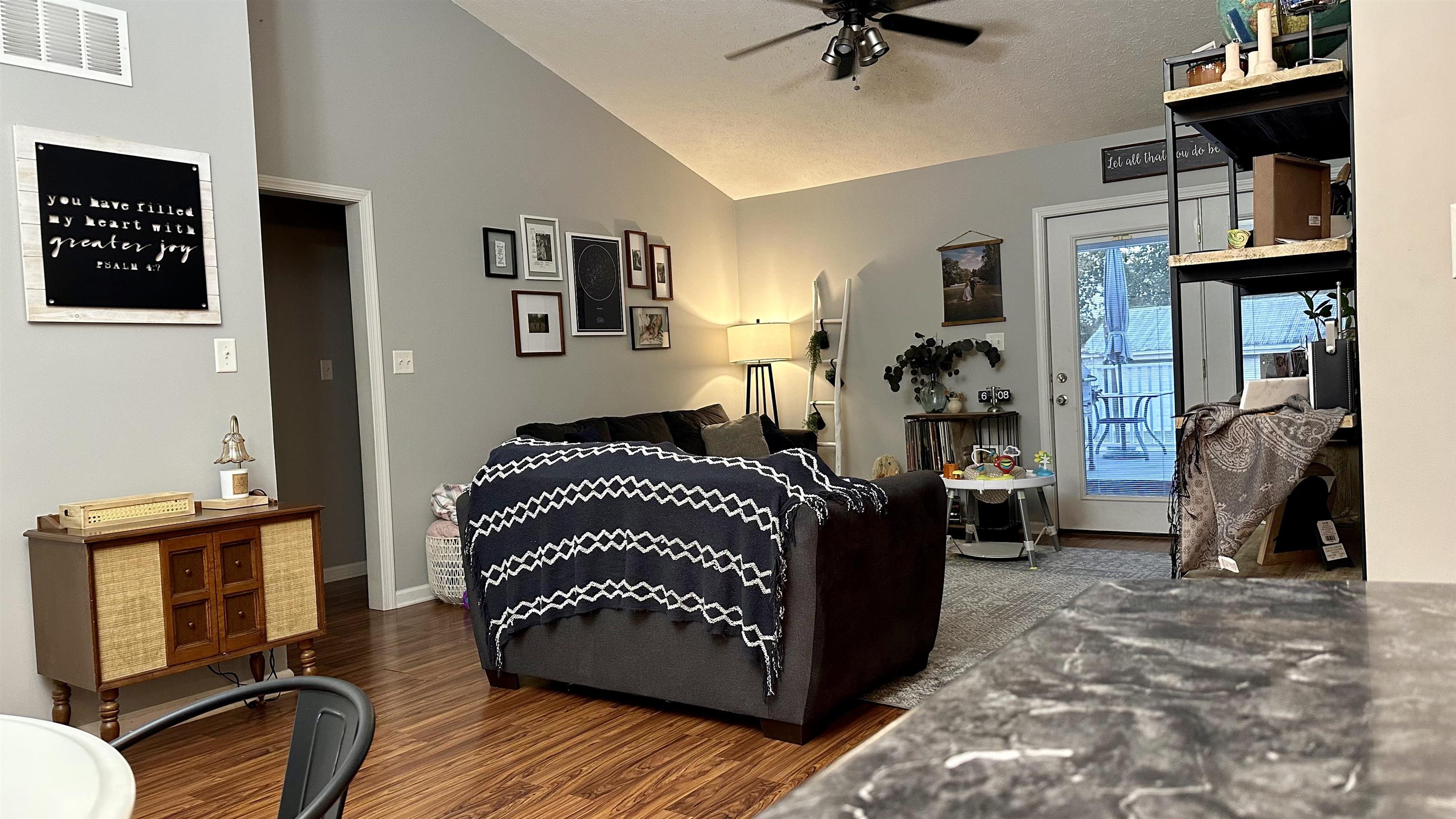 1405 Benton Ave., Owensboro, Kentucky 42301, 3 Bedrooms Bedrooms, ,2 BathroomsBathrooms,Single Family Residence,For Sale,Benton Ave.,88225