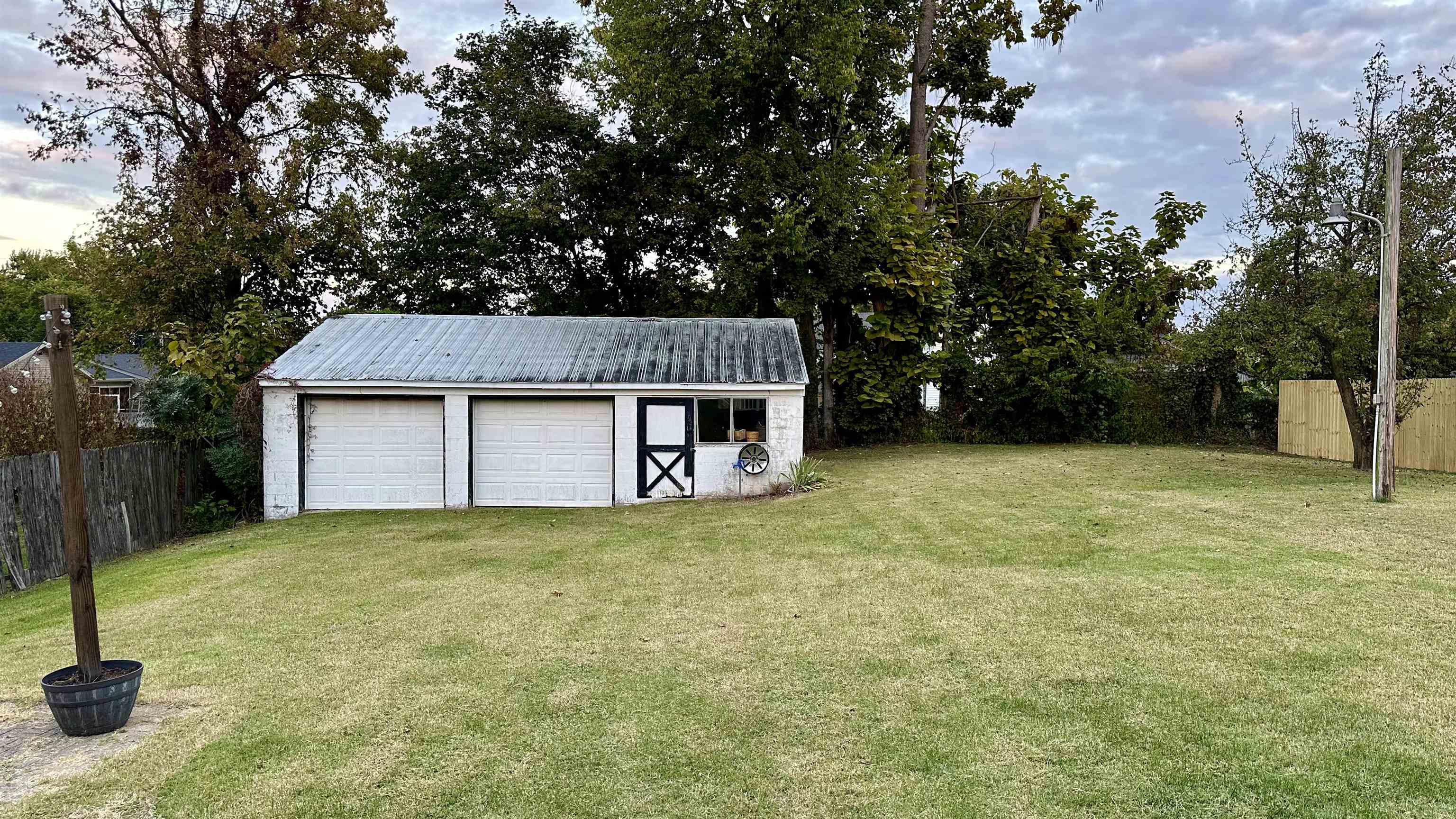1405 Benton Ave., Owensboro, Kentucky 42301, 3 Bedrooms Bedrooms, ,2 BathroomsBathrooms,Single Family Residence,For Sale,Benton Ave.,88225