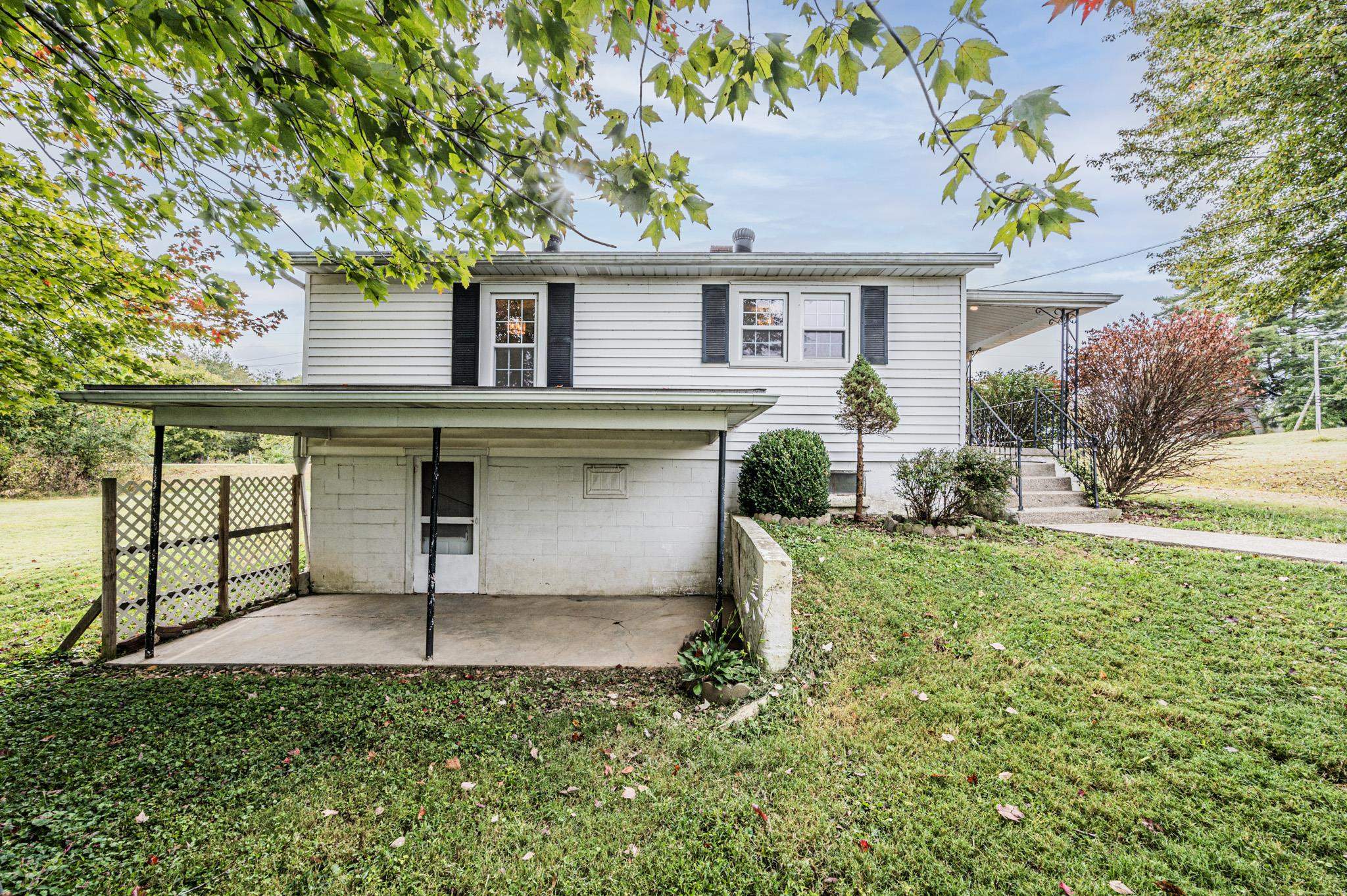 1417 2nd Street, Central City, Kentucky 42330, 2 Bedrooms Bedrooms, ,1 BathroomBathrooms,Single Family Residence,For Sale,2nd Street,88226
