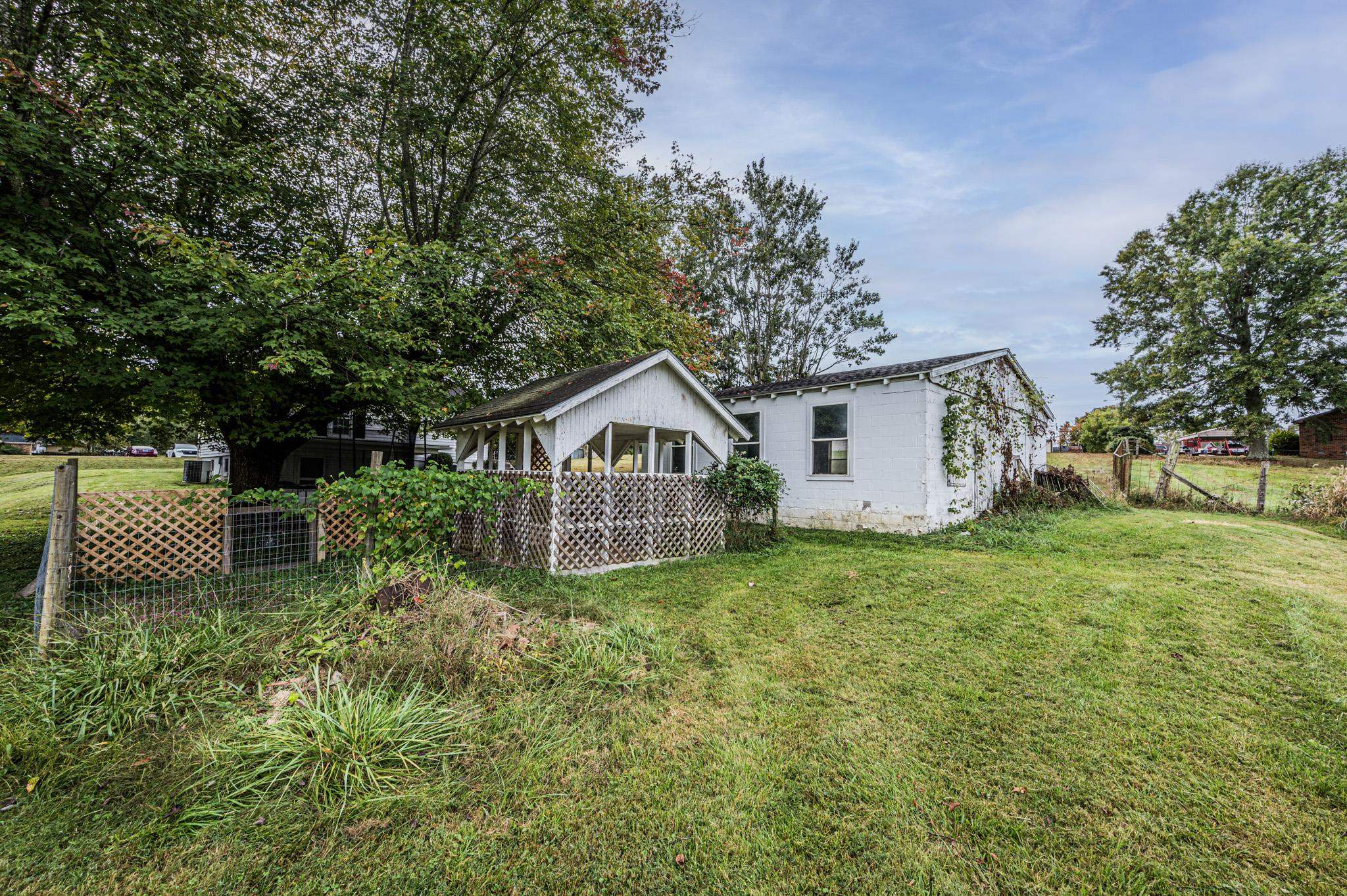 1417 2nd Street, Central City, Kentucky 42330, 2 Bedrooms Bedrooms, ,1 BathroomBathrooms,Single Family Residence,For Sale,2nd Street,88226