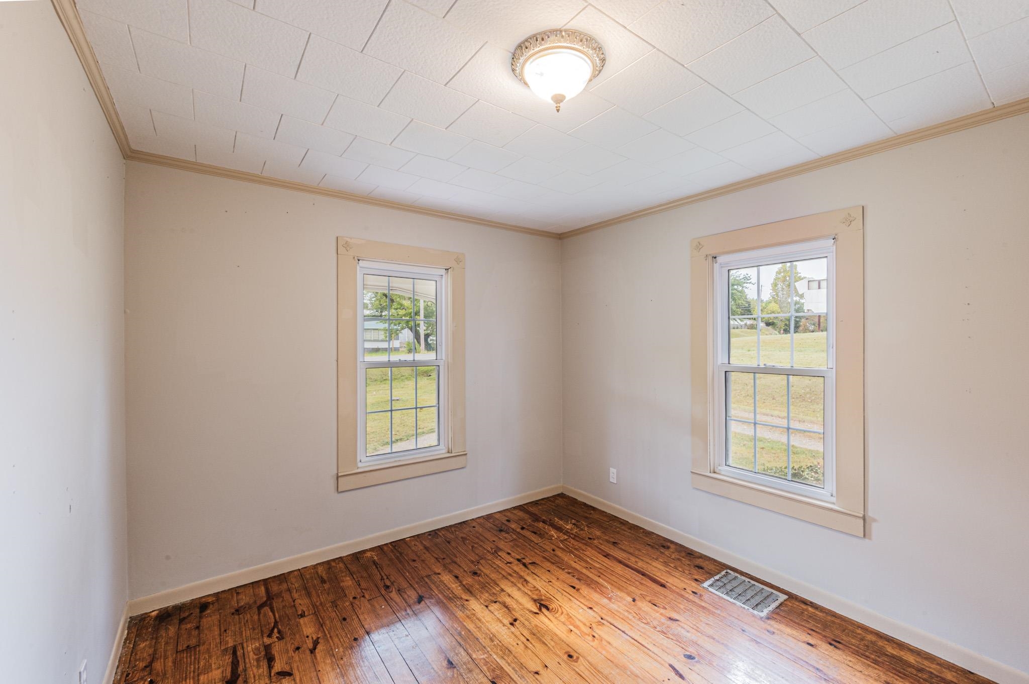 1417 2nd Street, Central City, Kentucky 42330, 2 Bedrooms Bedrooms, ,1 BathroomBathrooms,Single Family Residence,For Sale,2nd Street,88226
