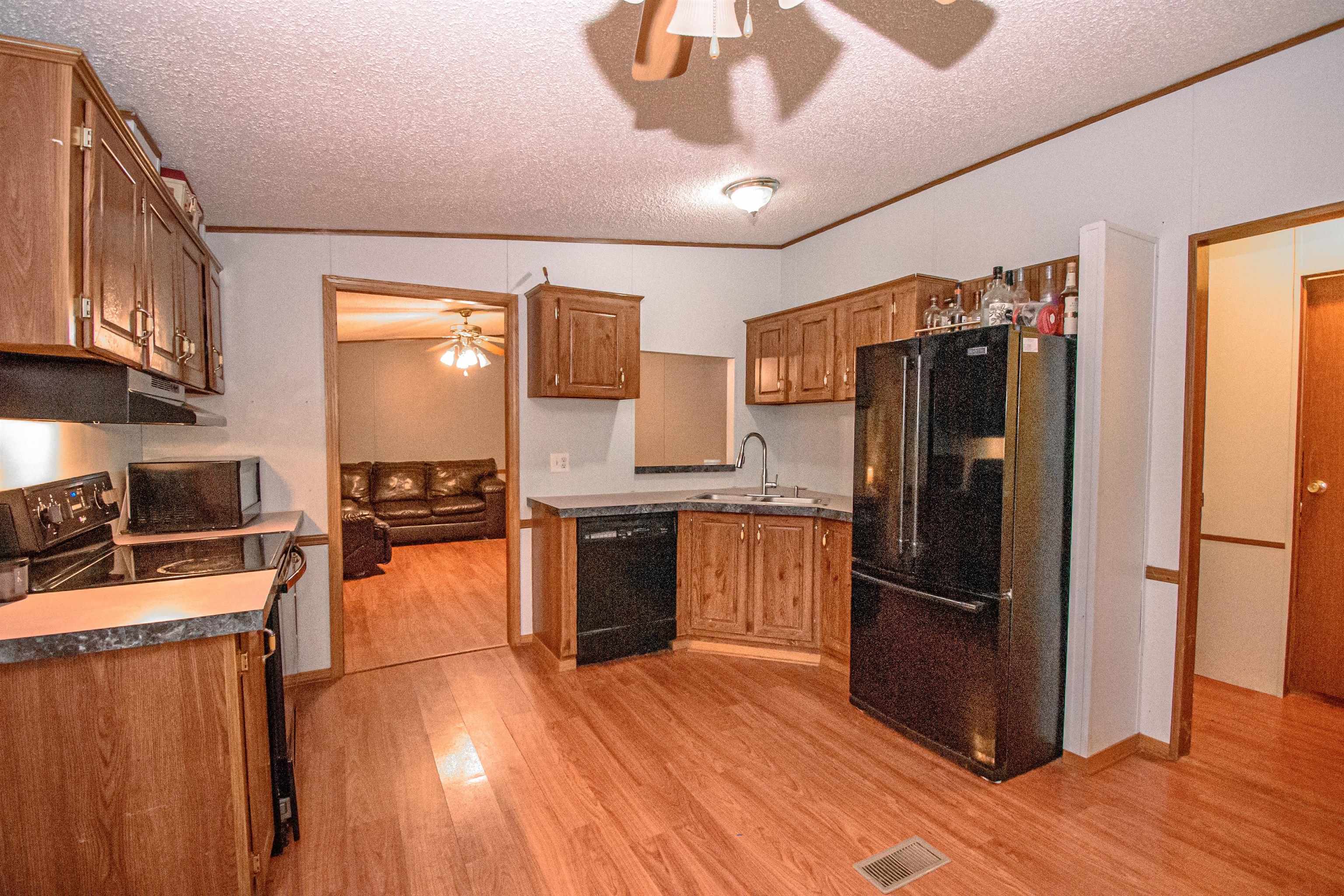 145 Carver St, Sacramento, Kentucky 42372, 3 Bedrooms Bedrooms, ,2 BathroomsBathrooms,Manufactured Home,For Sale,Carver St,88231