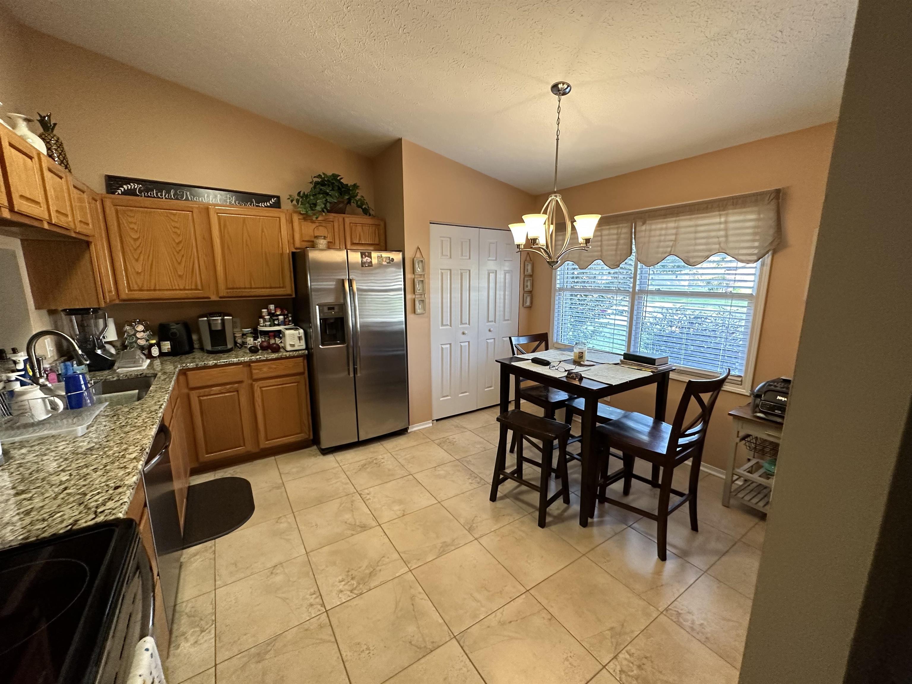 2402 Yewells Landing, Owensboro, Kentucky 42303, 3 Bedrooms Bedrooms, ,2 BathroomsBathrooms,Single Family Residence,For Sale,Yewells Landing,88234