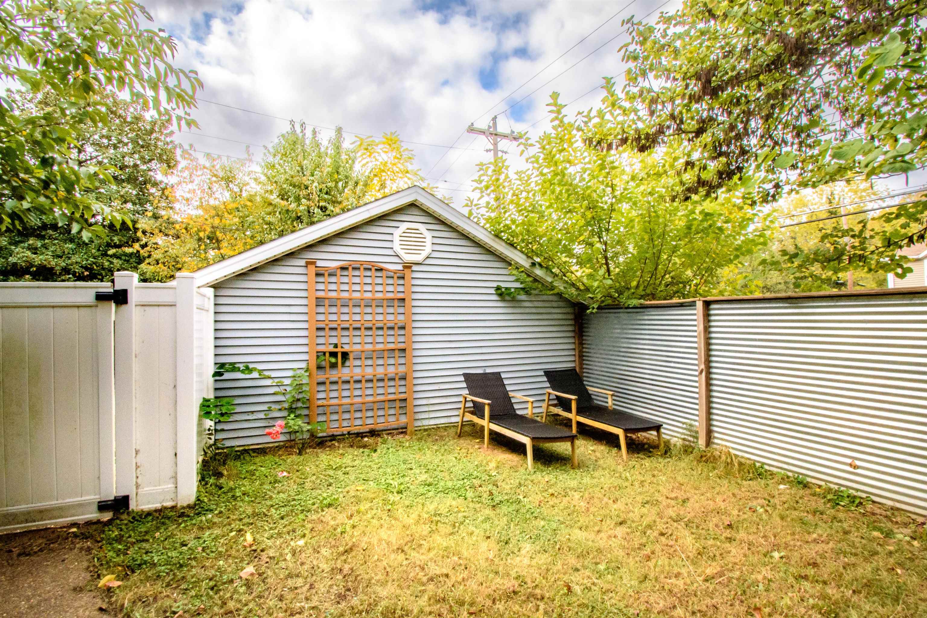 1302 Locust St, Owensboro, Kentucky 42301, 3 Bedrooms Bedrooms, ,3 BathroomsBathrooms,Single Family Residence,For Sale,Locust St,88244