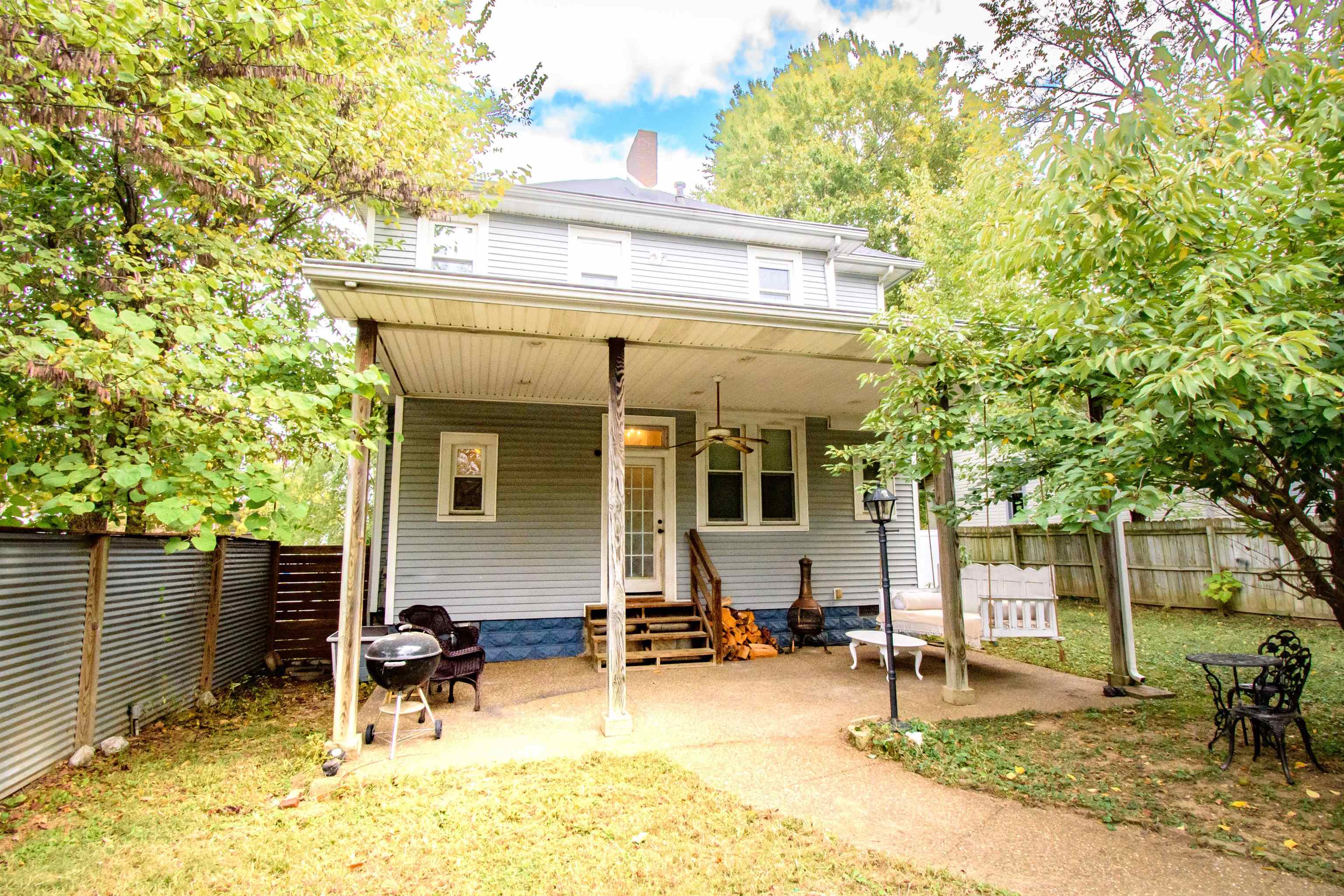 1302 Locust St, Owensboro, Kentucky 42301, 3 Bedrooms Bedrooms, ,3 BathroomsBathrooms,Single Family Residence,For Sale,Locust St,88244