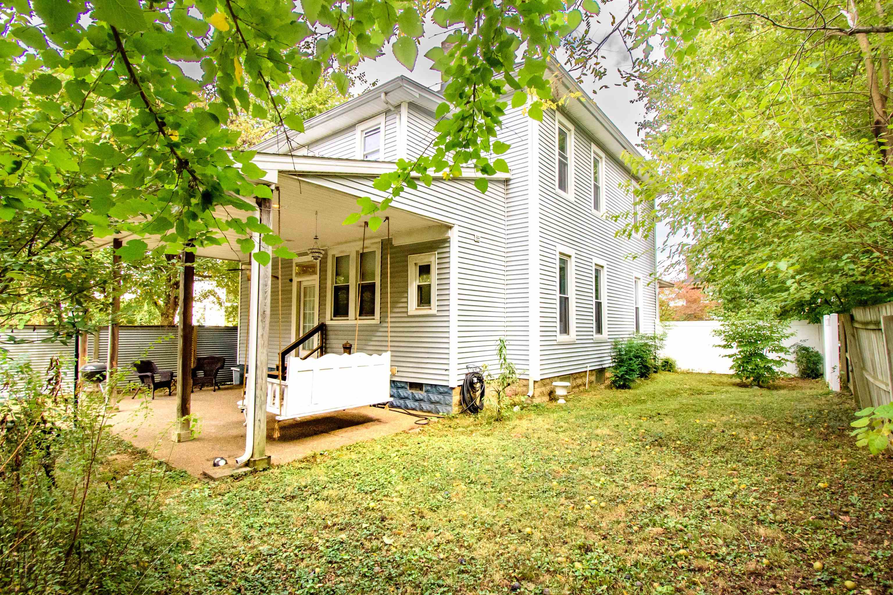 1302 Locust St, Owensboro, Kentucky 42301, 3 Bedrooms Bedrooms, ,3 BathroomsBathrooms,Single Family Residence,For Sale,Locust St,88244