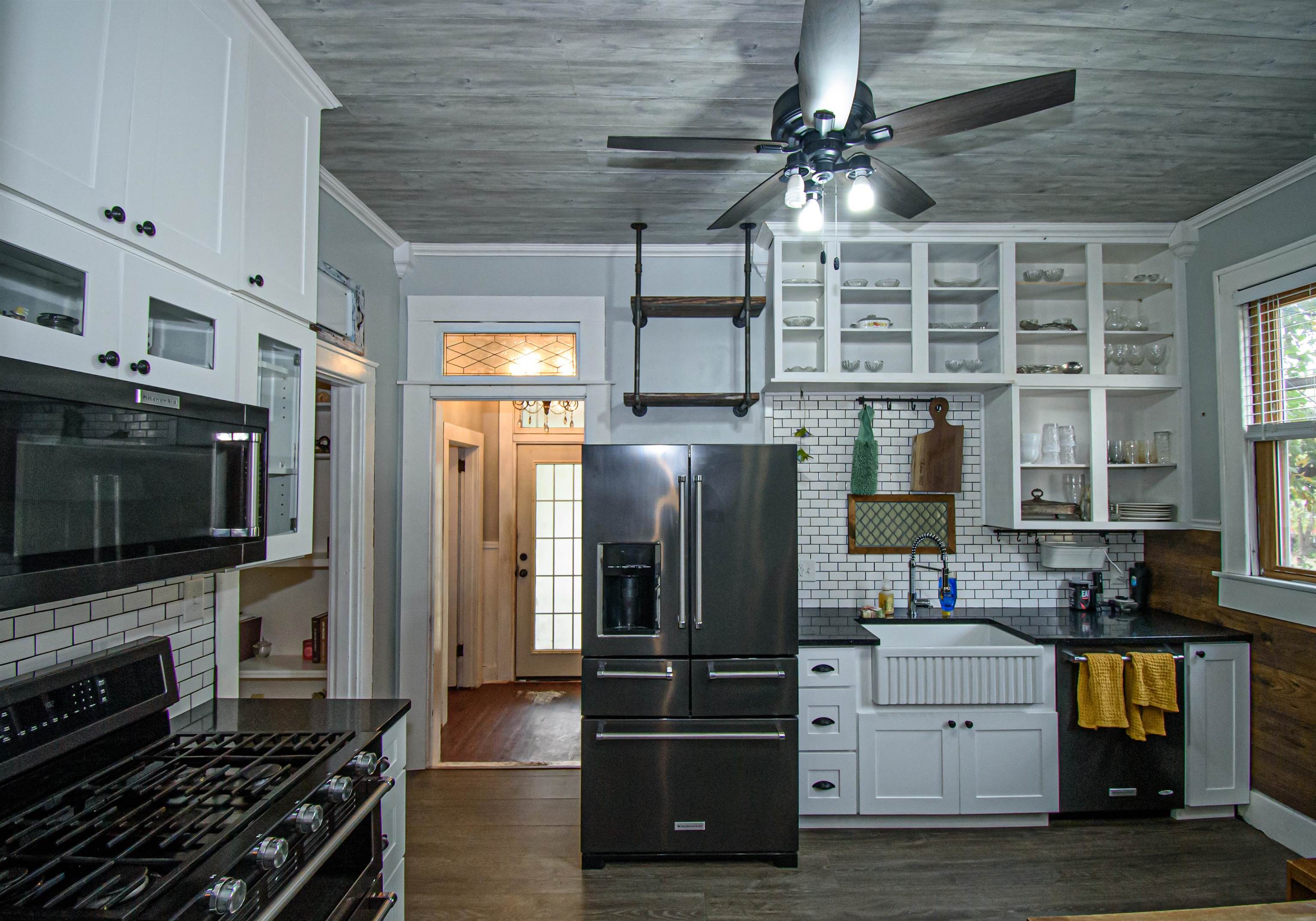 1302 Locust St, Owensboro, Kentucky 42301, 3 Bedrooms Bedrooms, ,3 BathroomsBathrooms,Single Family Residence,For Sale,Locust St,88244