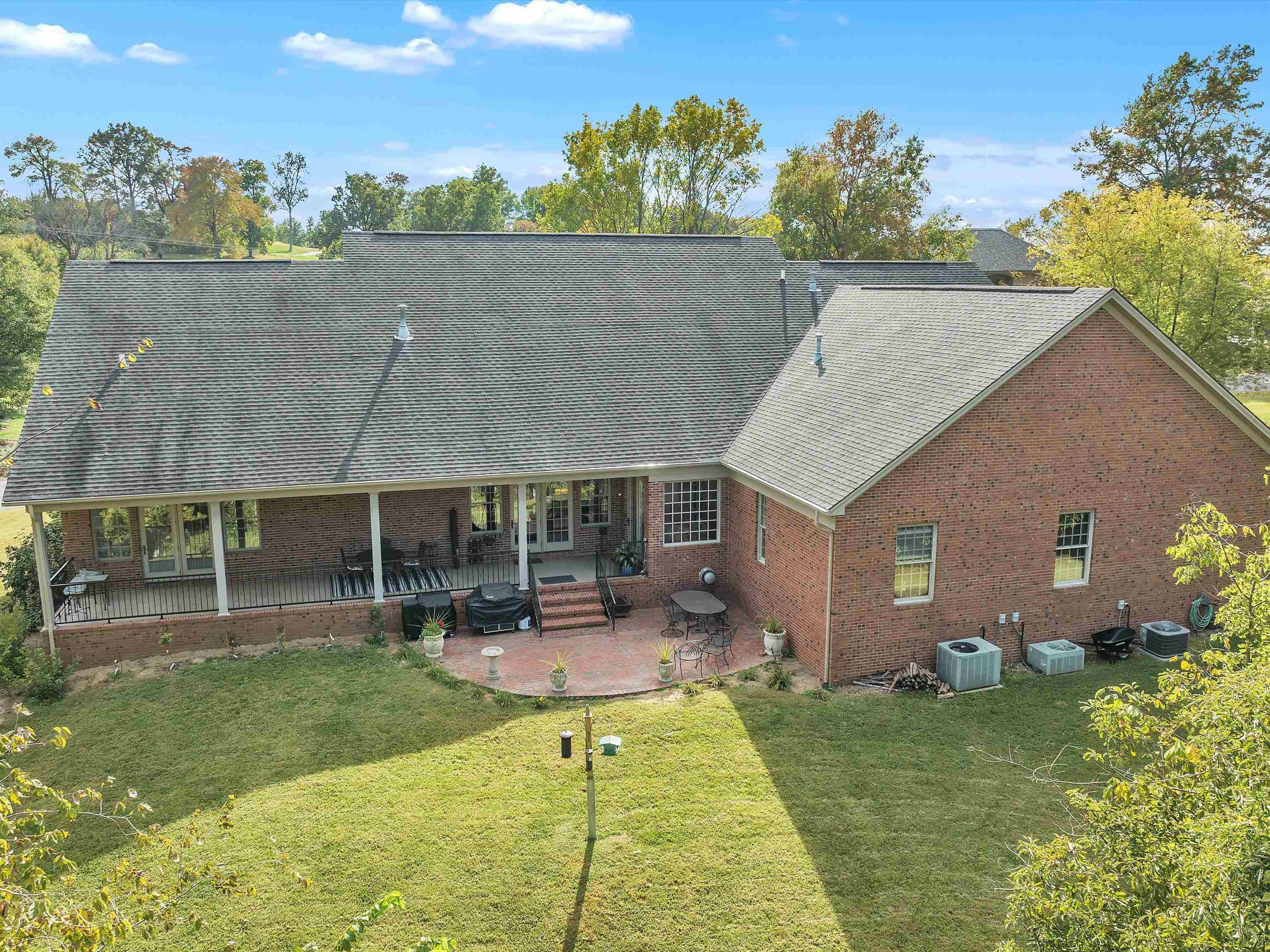 1661 Barclay Ave, Owensboro, Kentucky 42303, 4 Bedrooms Bedrooms, ,4 BathroomsBathrooms,Single Family Residence,For Sale,Barclay Ave,88250