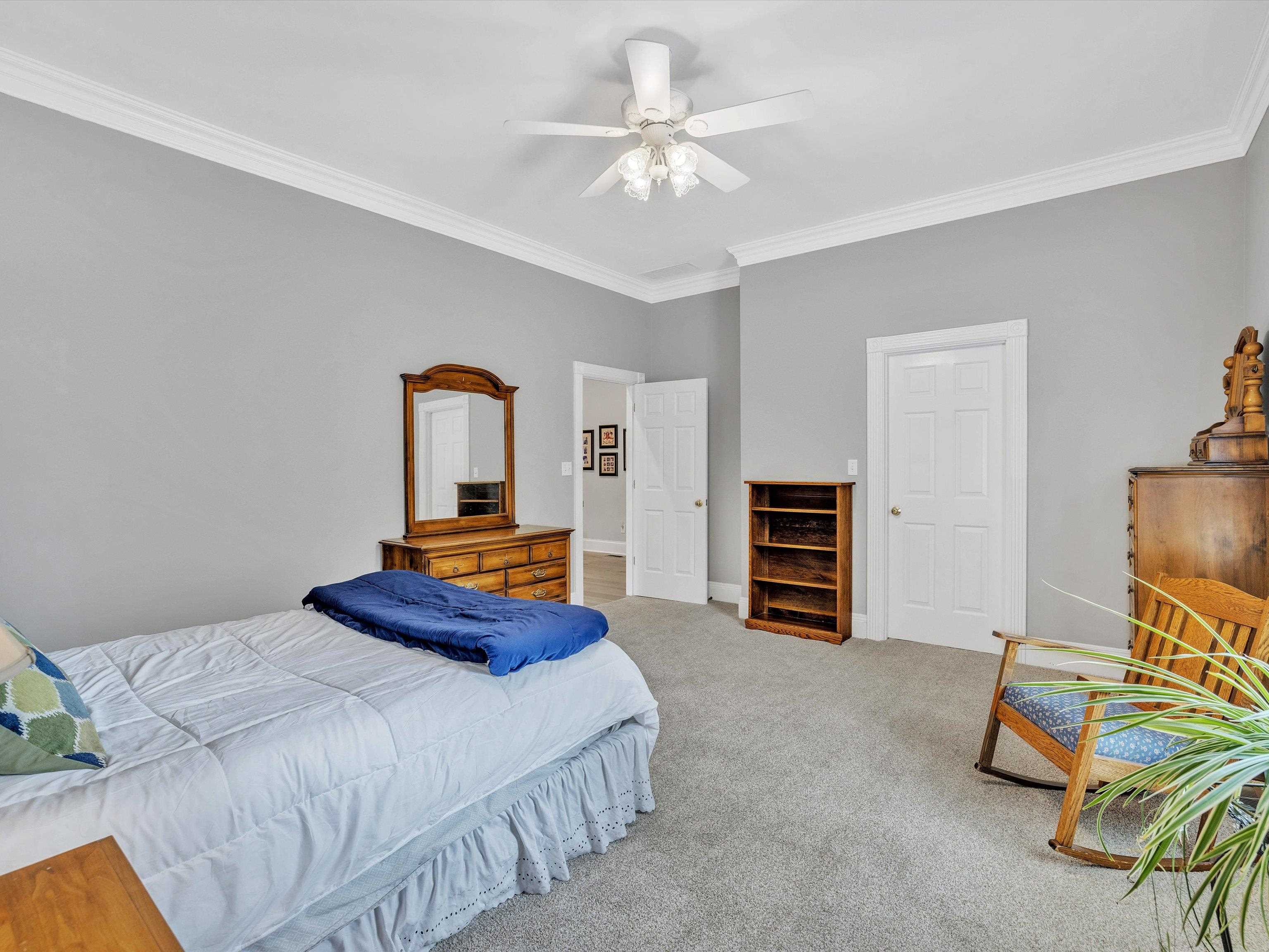 1661 Barclay Ave, Owensboro, Kentucky 42303, 4 Bedrooms Bedrooms, ,4 BathroomsBathrooms,Single Family Residence,For Sale,Barclay Ave,88250