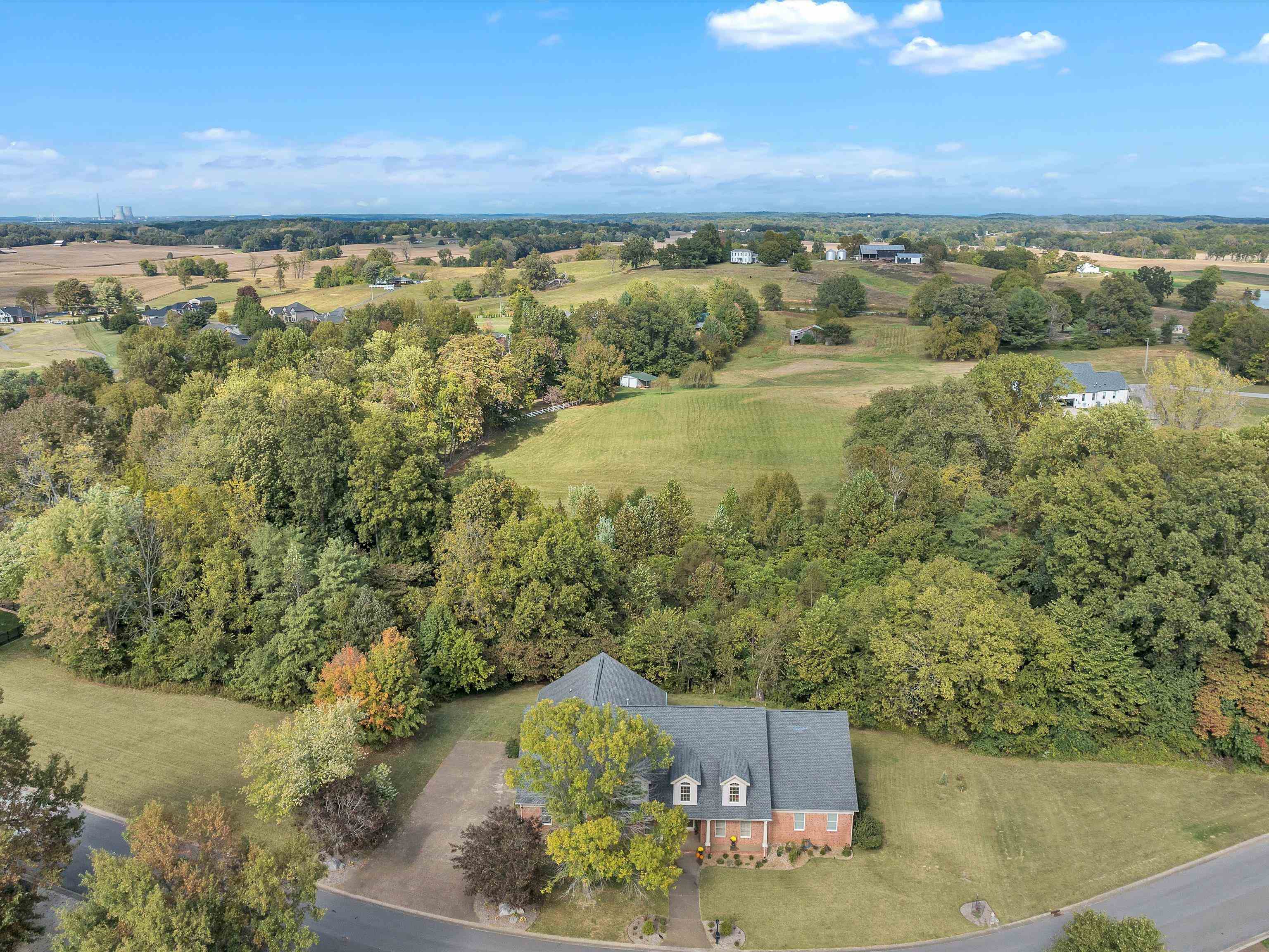 1661 Barclay Ave, Owensboro, Kentucky 42303, 4 Bedrooms Bedrooms, ,4 BathroomsBathrooms,Single Family Residence,For Sale,Barclay Ave,88250