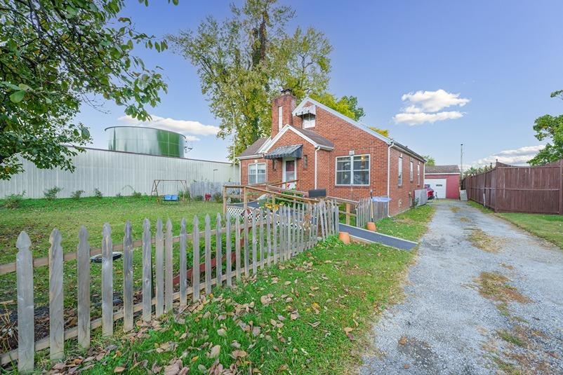 2203 HWY 144, Owensboro, Kentucky 42303, 3 Bedrooms Bedrooms, ,1 BathroomBathrooms,Single Family Residence,For Sale,HWY 144,88259