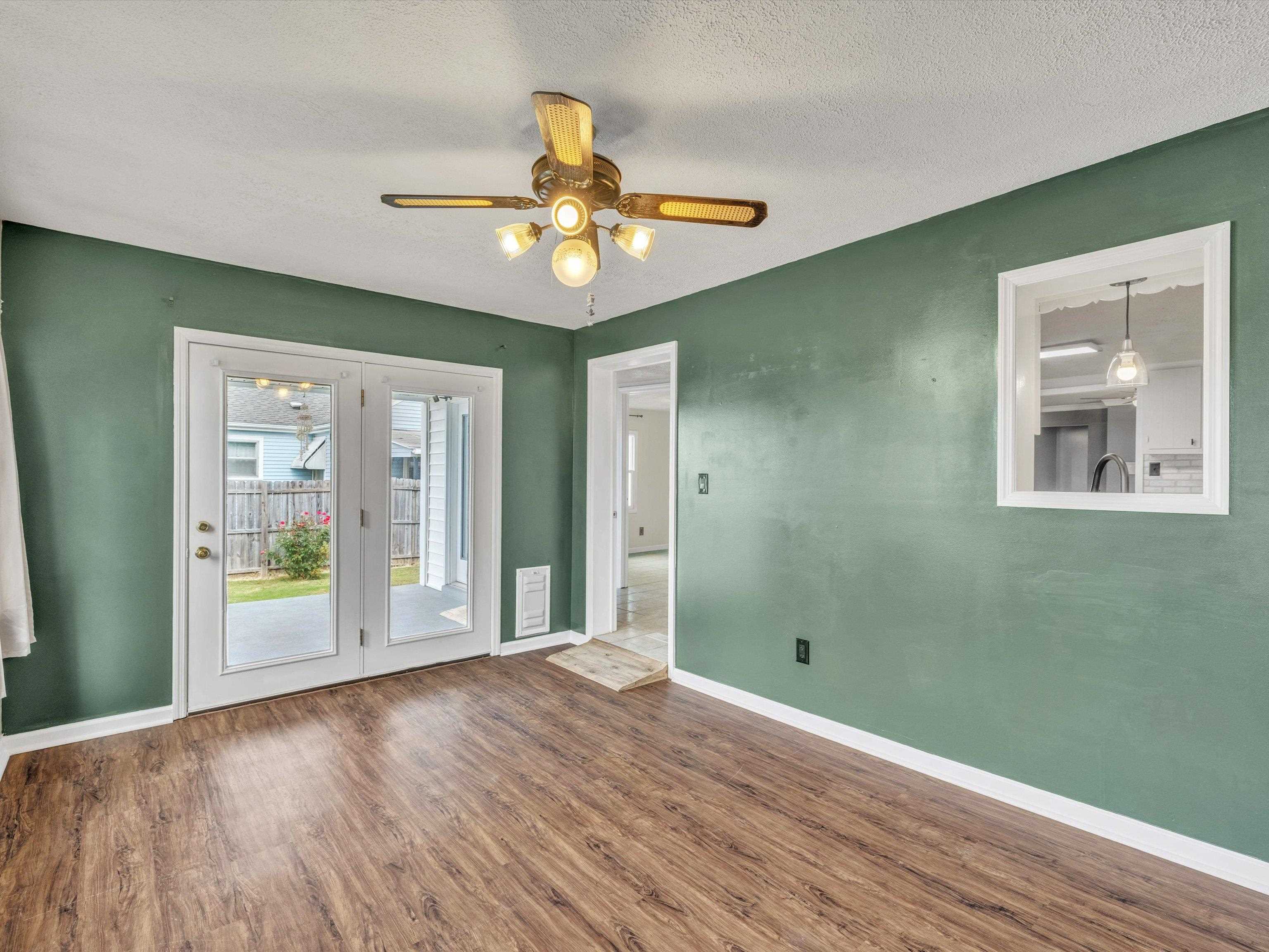 1304 Independence Ave, Owensboro, Kentucky 42301, 3 Bedrooms Bedrooms, ,2 BathroomsBathrooms,Single Family Residence,For Sale,Independence Ave,88262