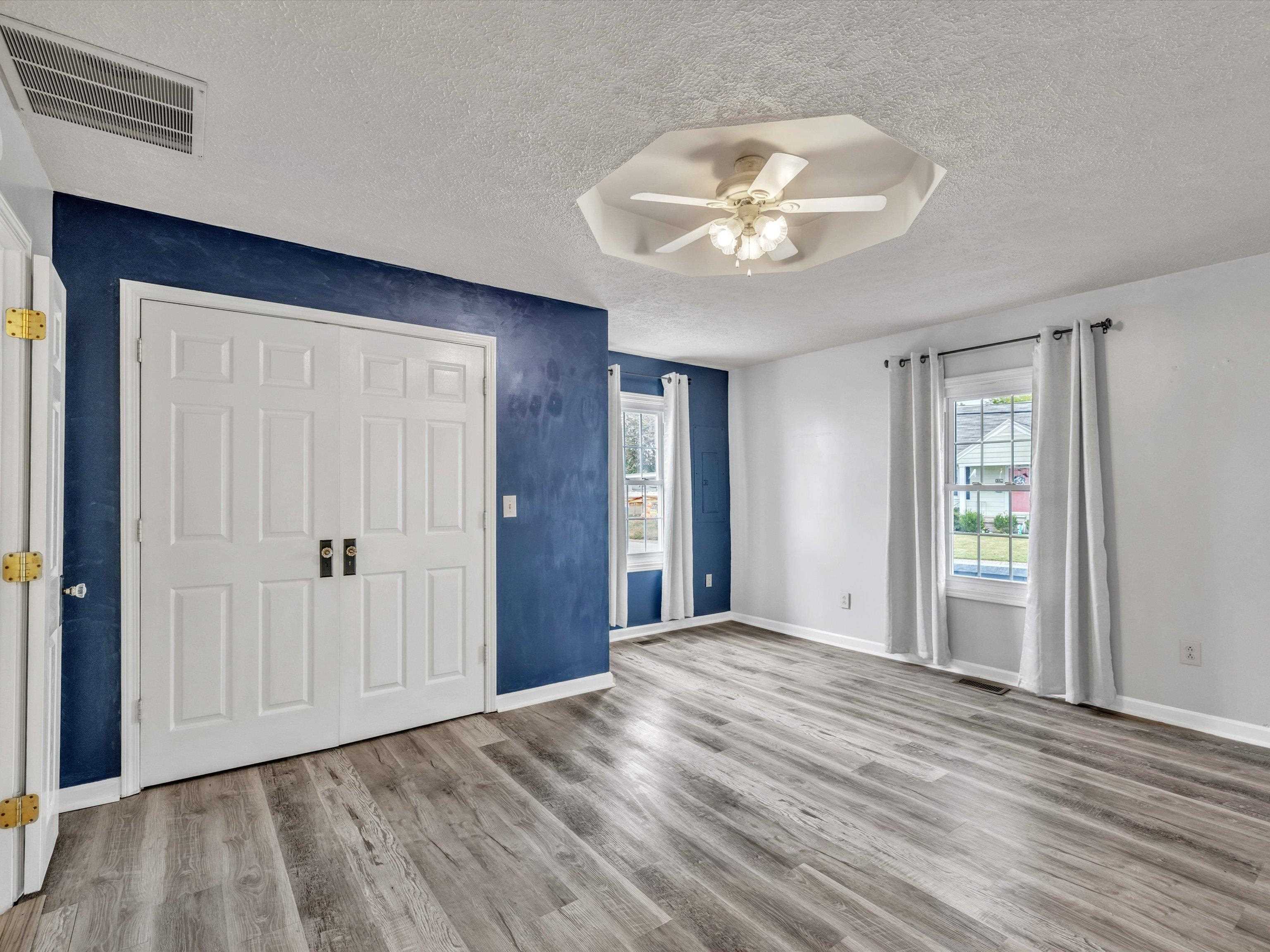 1304 Independence Ave, Owensboro, Kentucky 42301, 3 Bedrooms Bedrooms, ,2 BathroomsBathrooms,Single Family Residence,For Sale,Independence Ave,88262