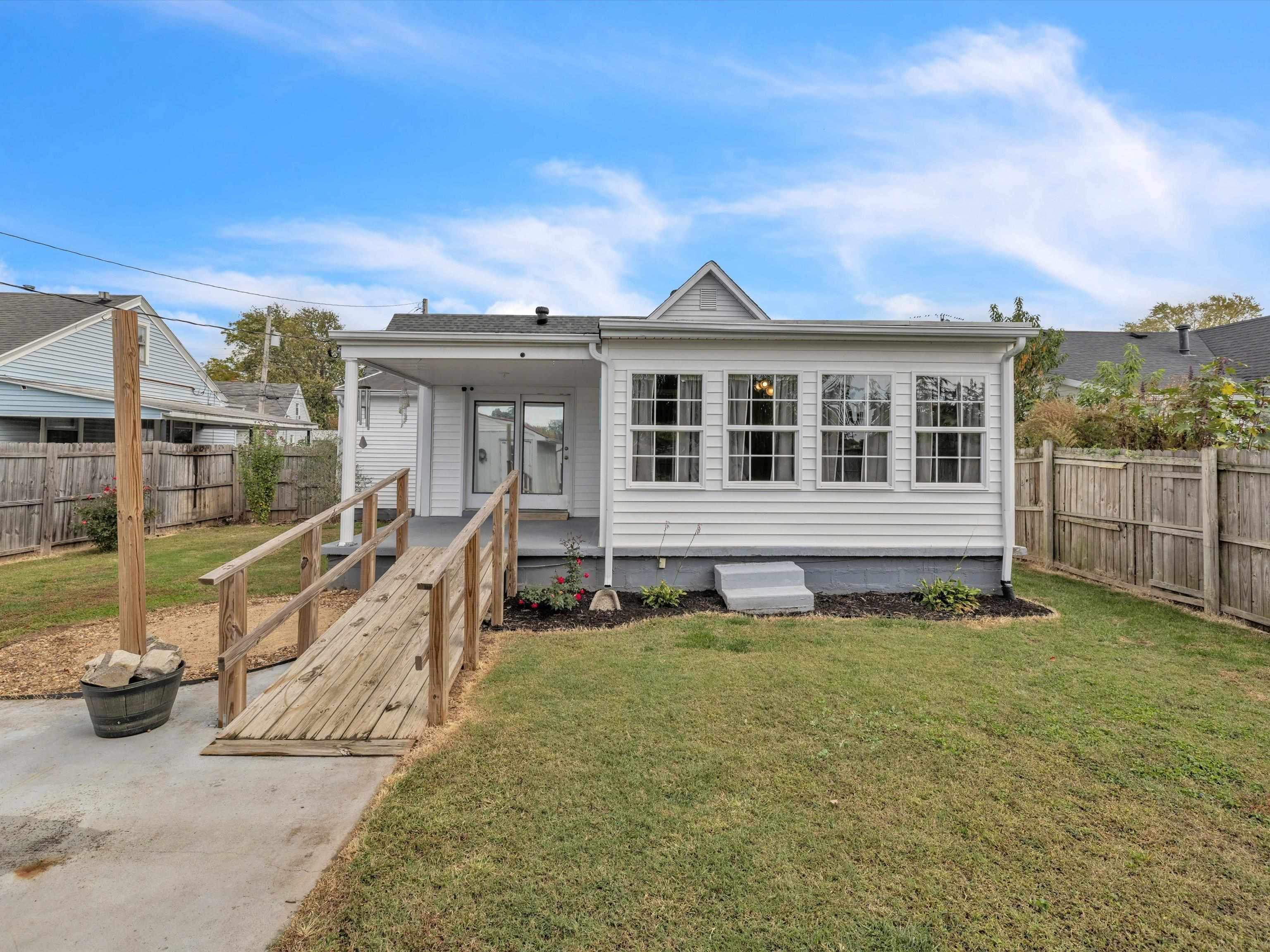 1304 Independence Ave, Owensboro, Kentucky 42301, 3 Bedrooms Bedrooms, ,2 BathroomsBathrooms,Single Family Residence,For Sale,Independence Ave,88262