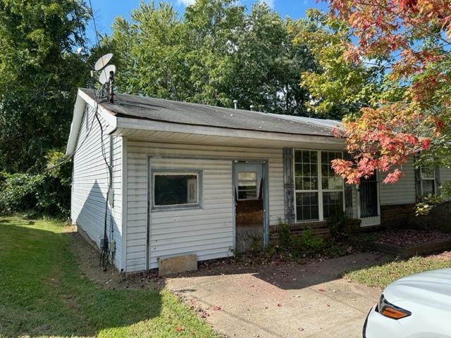 221 Church St, Madisonville, Kentucky 42431, 3 Bedrooms Bedrooms, ,1 BathroomBathrooms,Single Family Residence,For Sale,Church St,88272