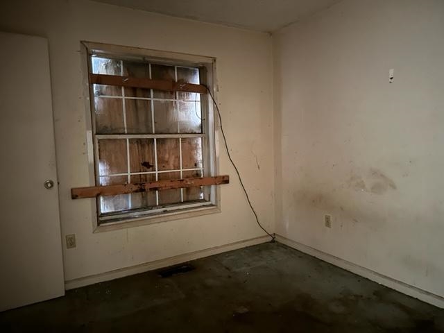 221 Church St, Madisonville, Kentucky 42431, 3 Bedrooms Bedrooms, ,1 BathroomBathrooms,Single Family Residence,For Sale,Church St,88272