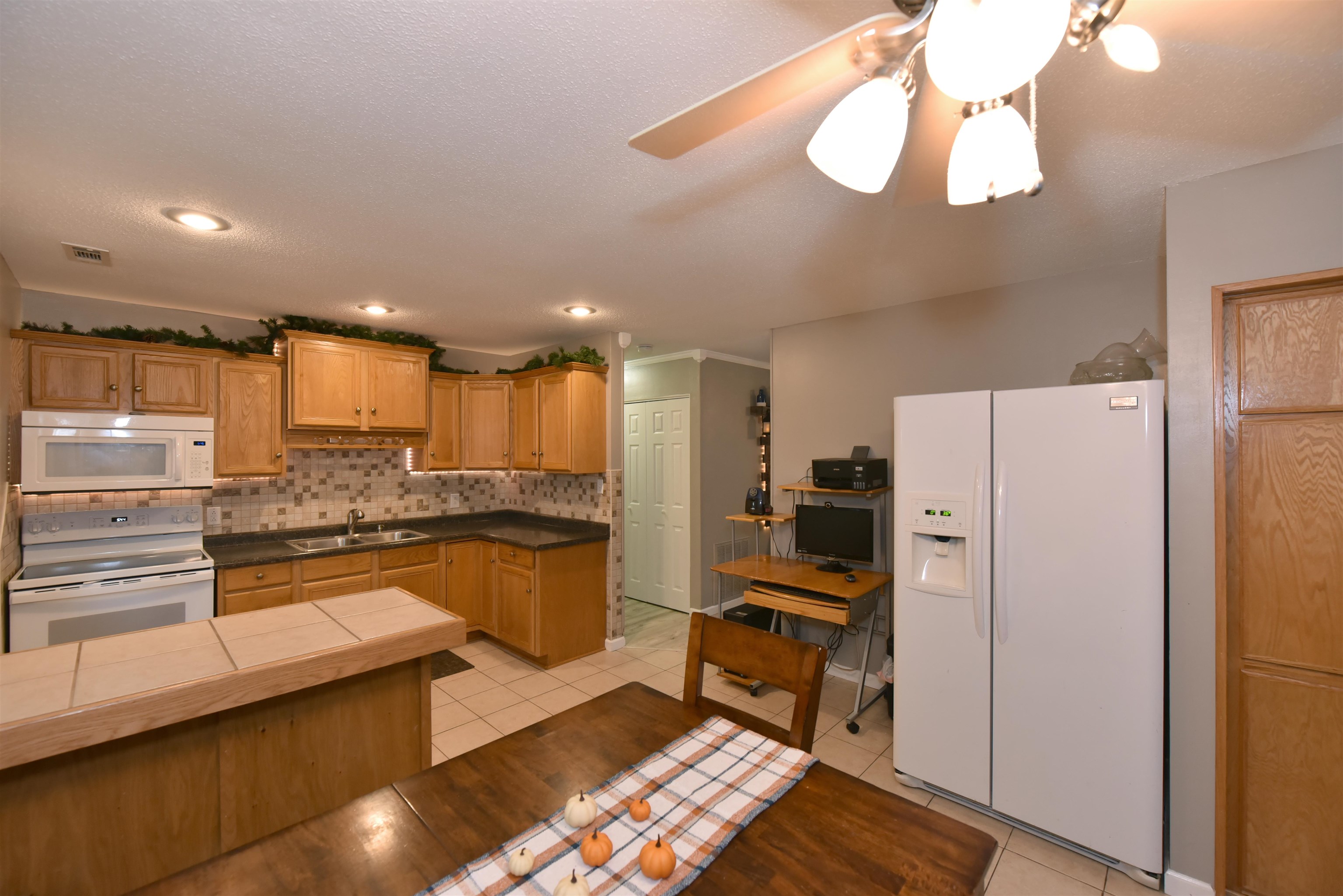 3018 Yellowstone Dr, Owensboro, Kentucky 42301-0000, 3 Bedrooms Bedrooms, ,1 BathroomBathrooms,Single Family Residence,For Sale,Yellowstone Dr,88277