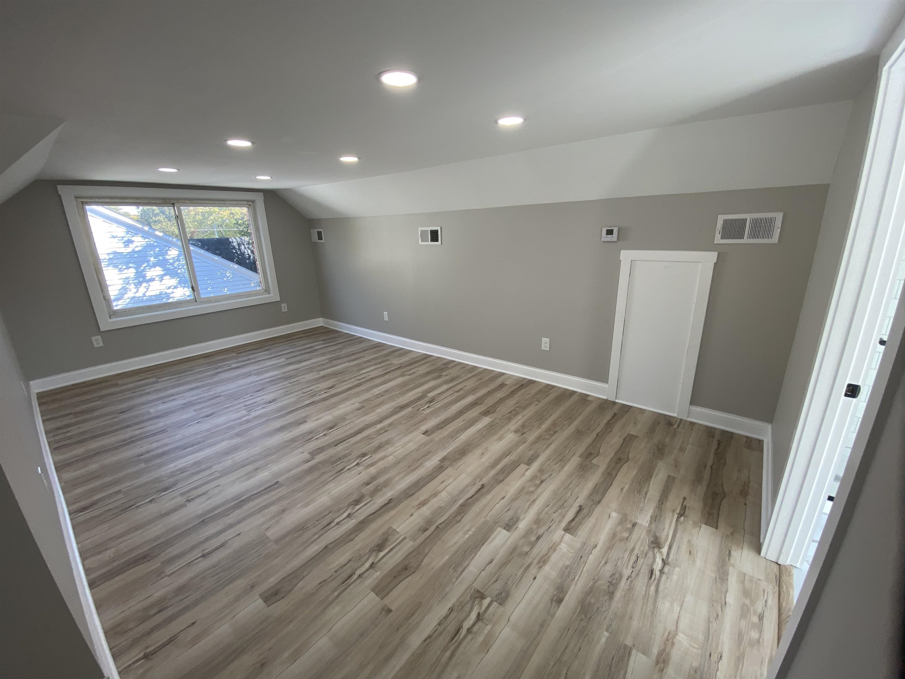 1403 12th St, Owensboro, Kentucky 42301, 3 Bedrooms Bedrooms, ,2 BathroomsBathrooms,Single Family Residence,For Sale,12th St,88280