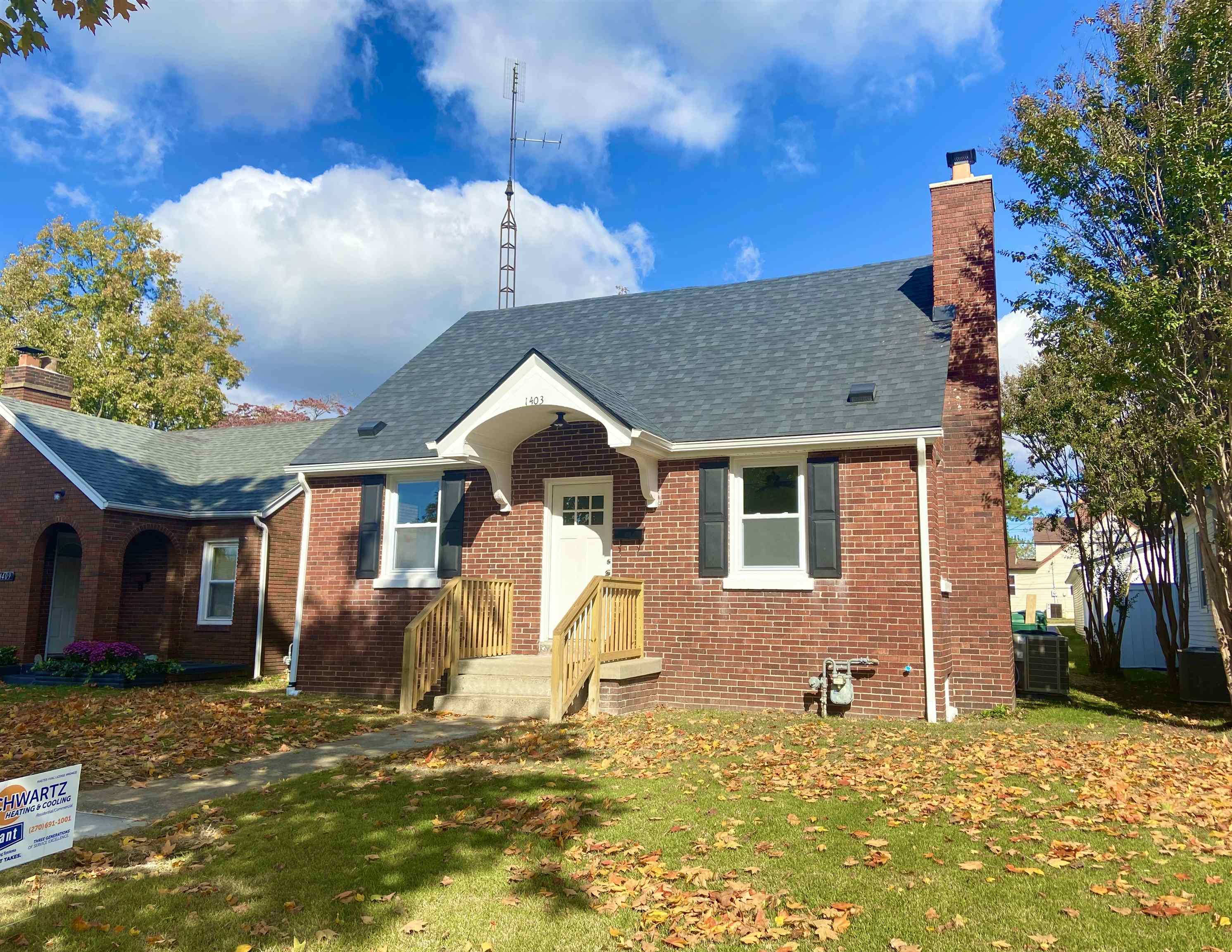 1403 12th St, Owensboro, Kentucky 42301, 3 Bedrooms Bedrooms, ,2 BathroomsBathrooms,Single Family Residence,For Sale,12th St,88280