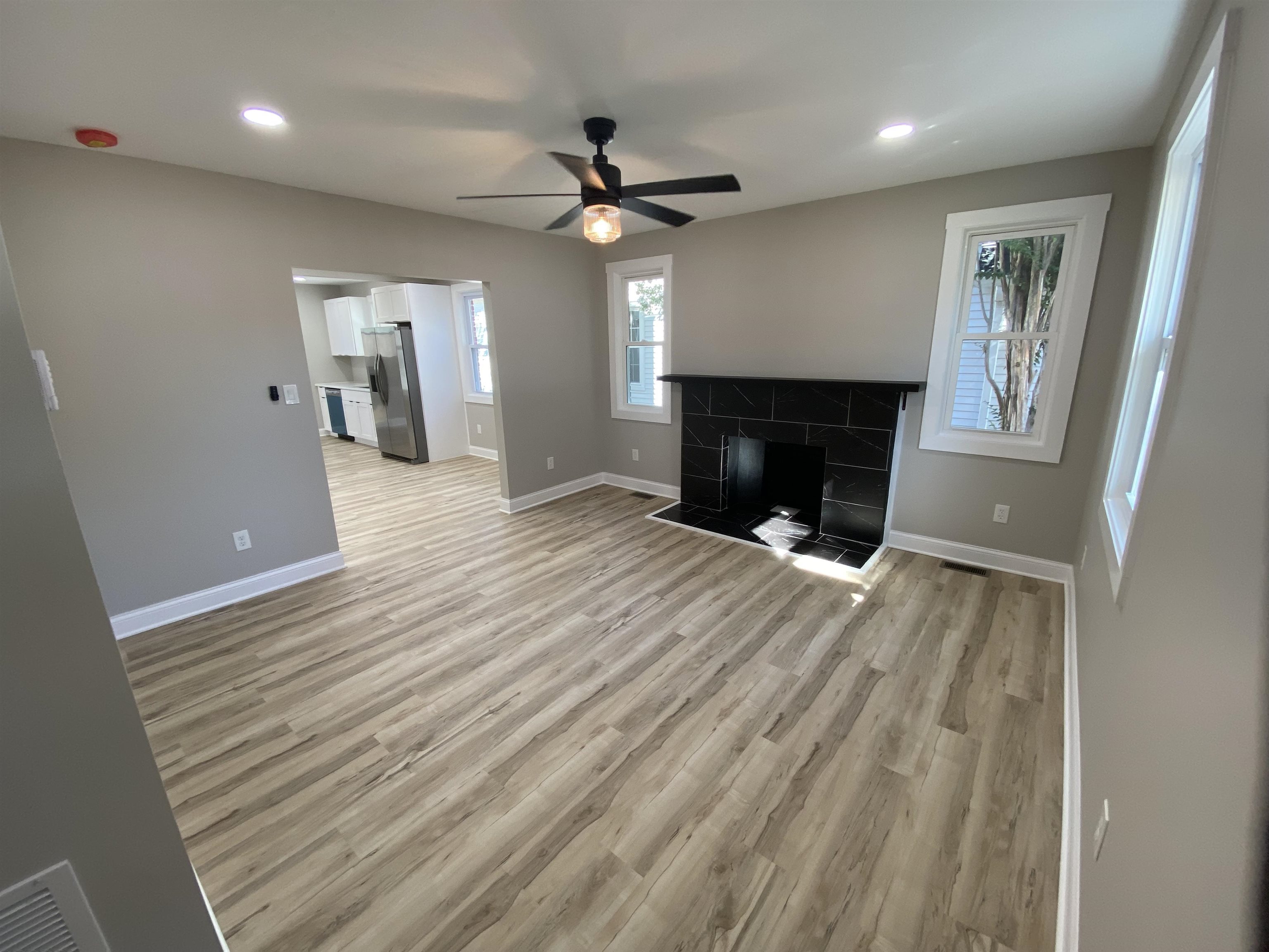 1403 12th St, Owensboro, Kentucky 42301, 3 Bedrooms Bedrooms, ,2 BathroomsBathrooms,Single Family Residence,For Sale,12th St,88280